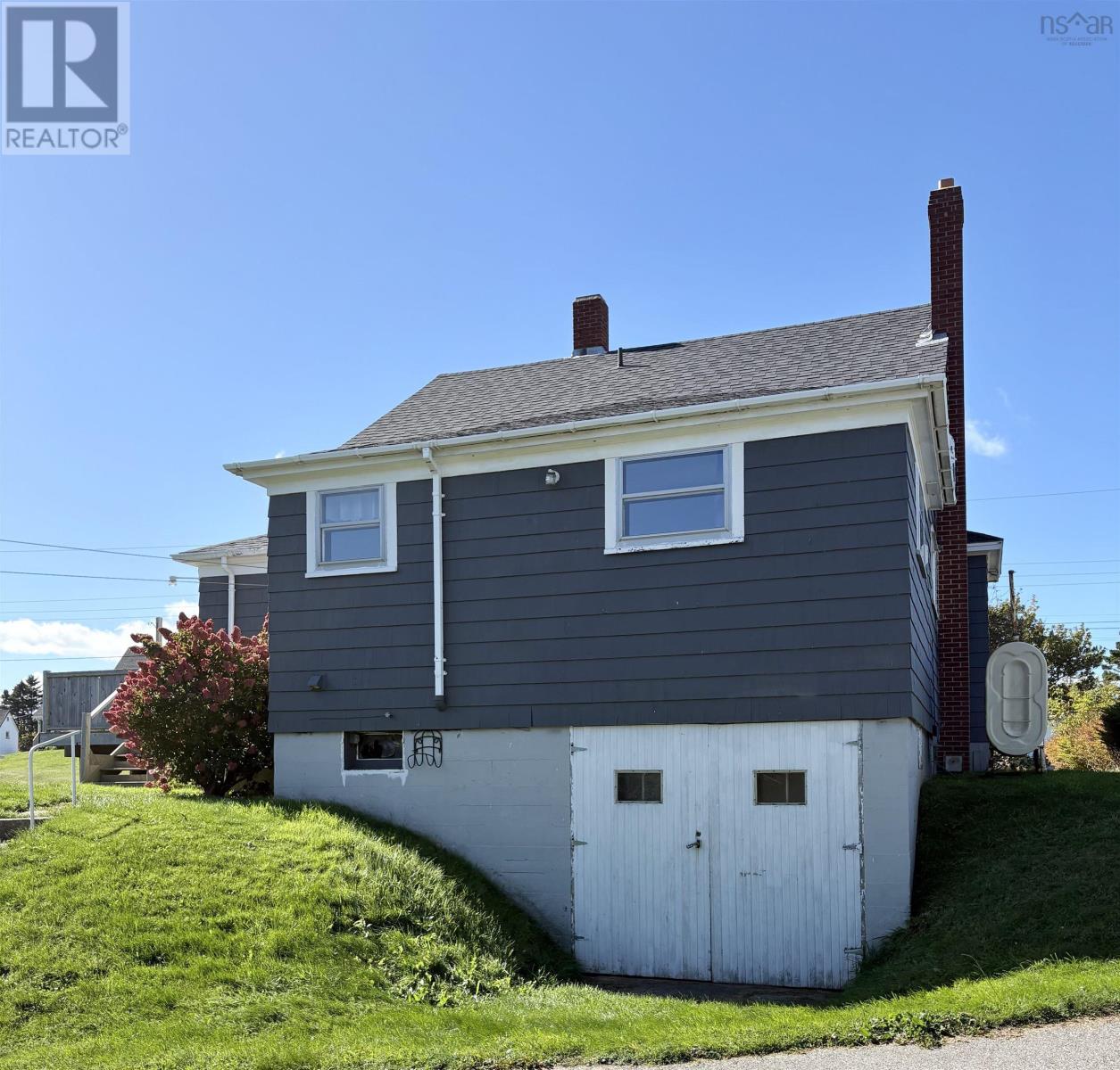 41 School Street Property Photo 23