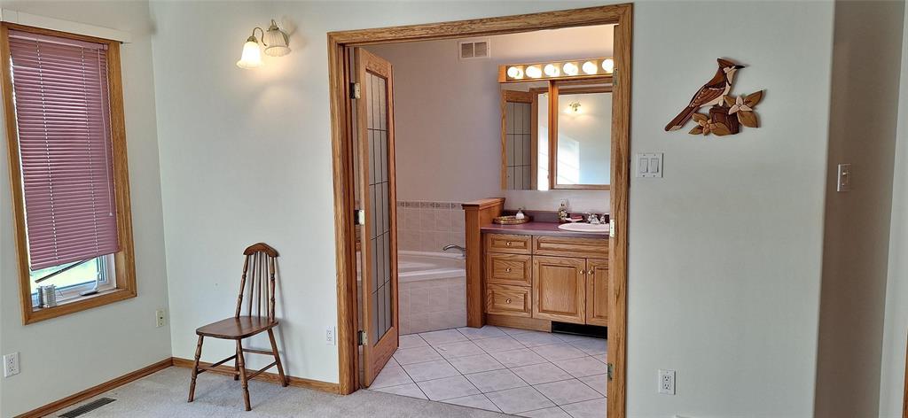 202525912 Property Photo 25