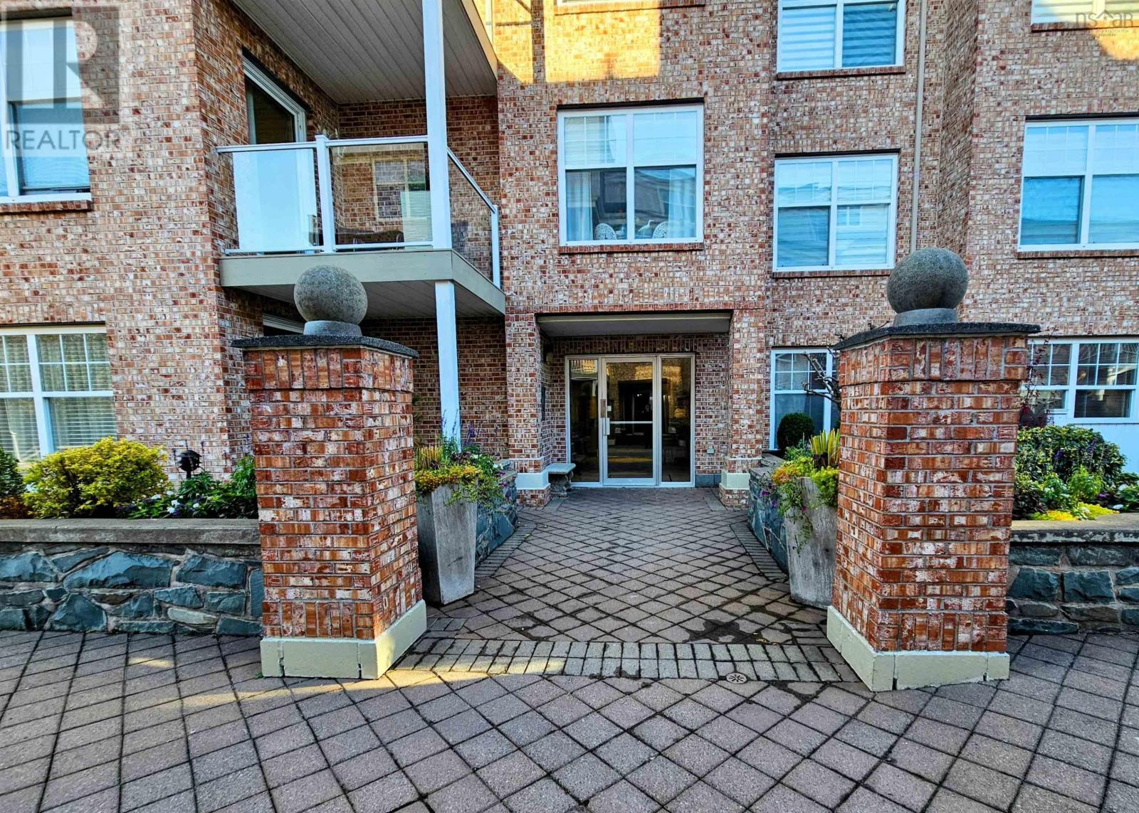 30 Waterfront Drive #103 Property Photo 1