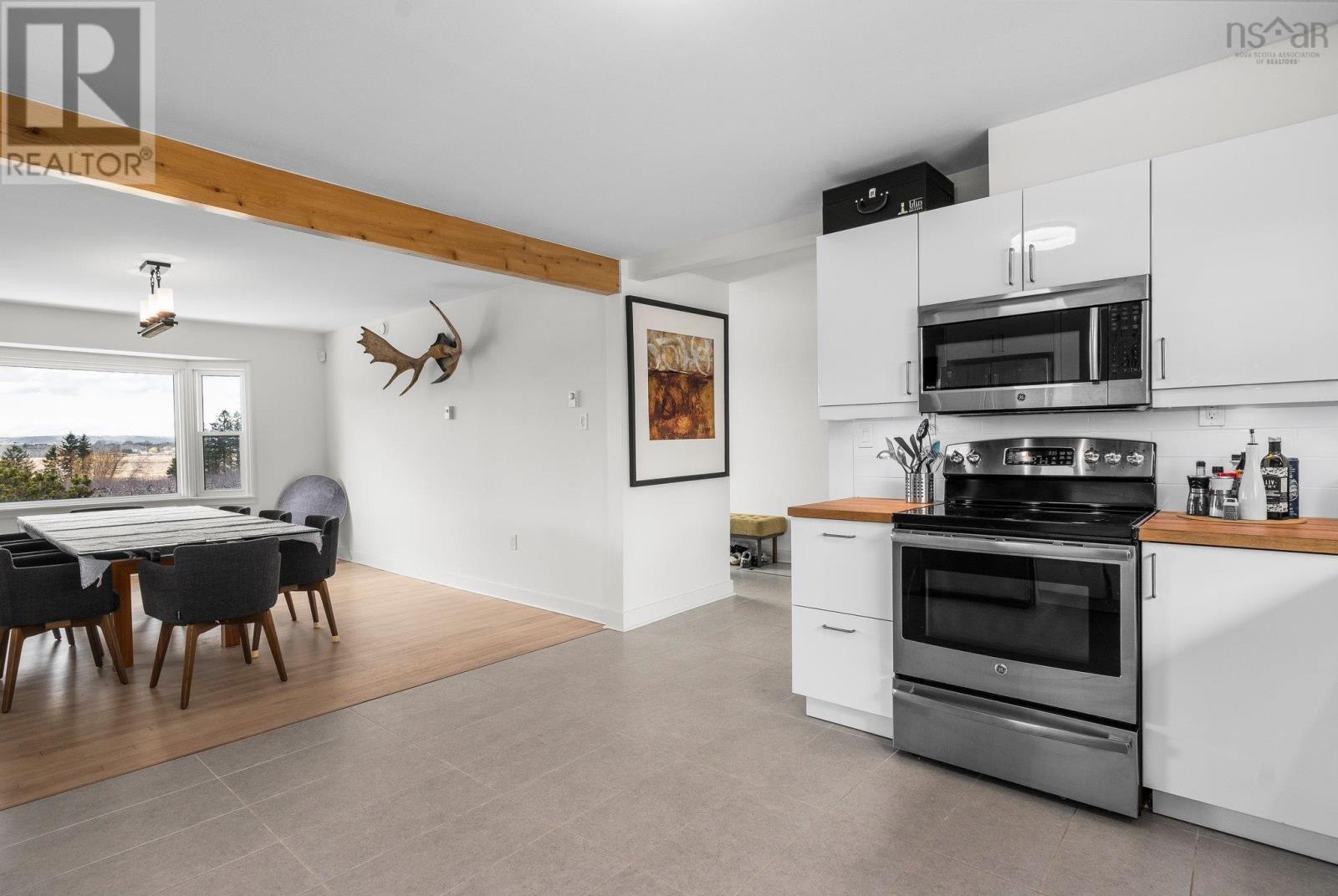 10165 Highway 1 Property Photo 16