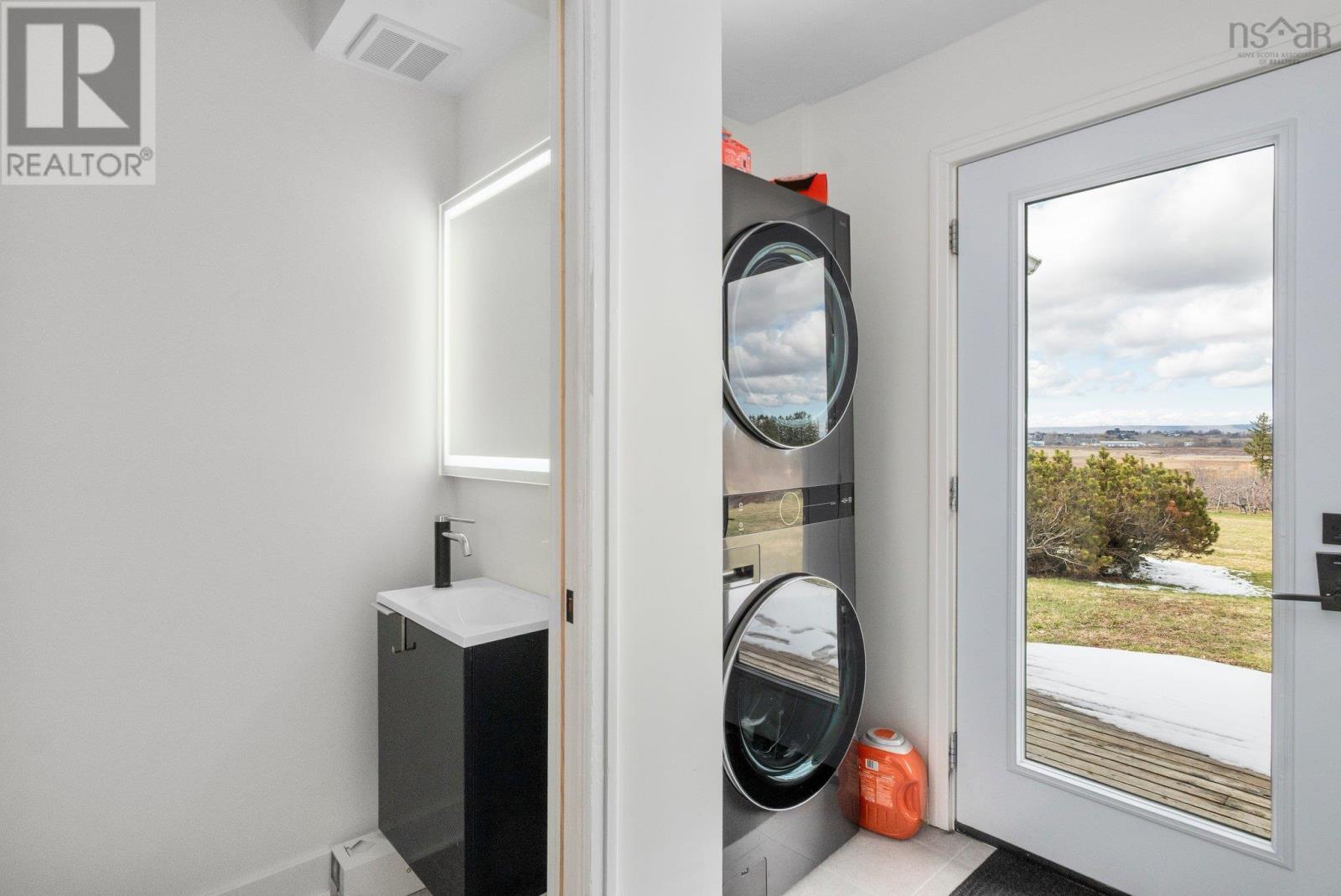 10165 Highway 1 Property Photo 32