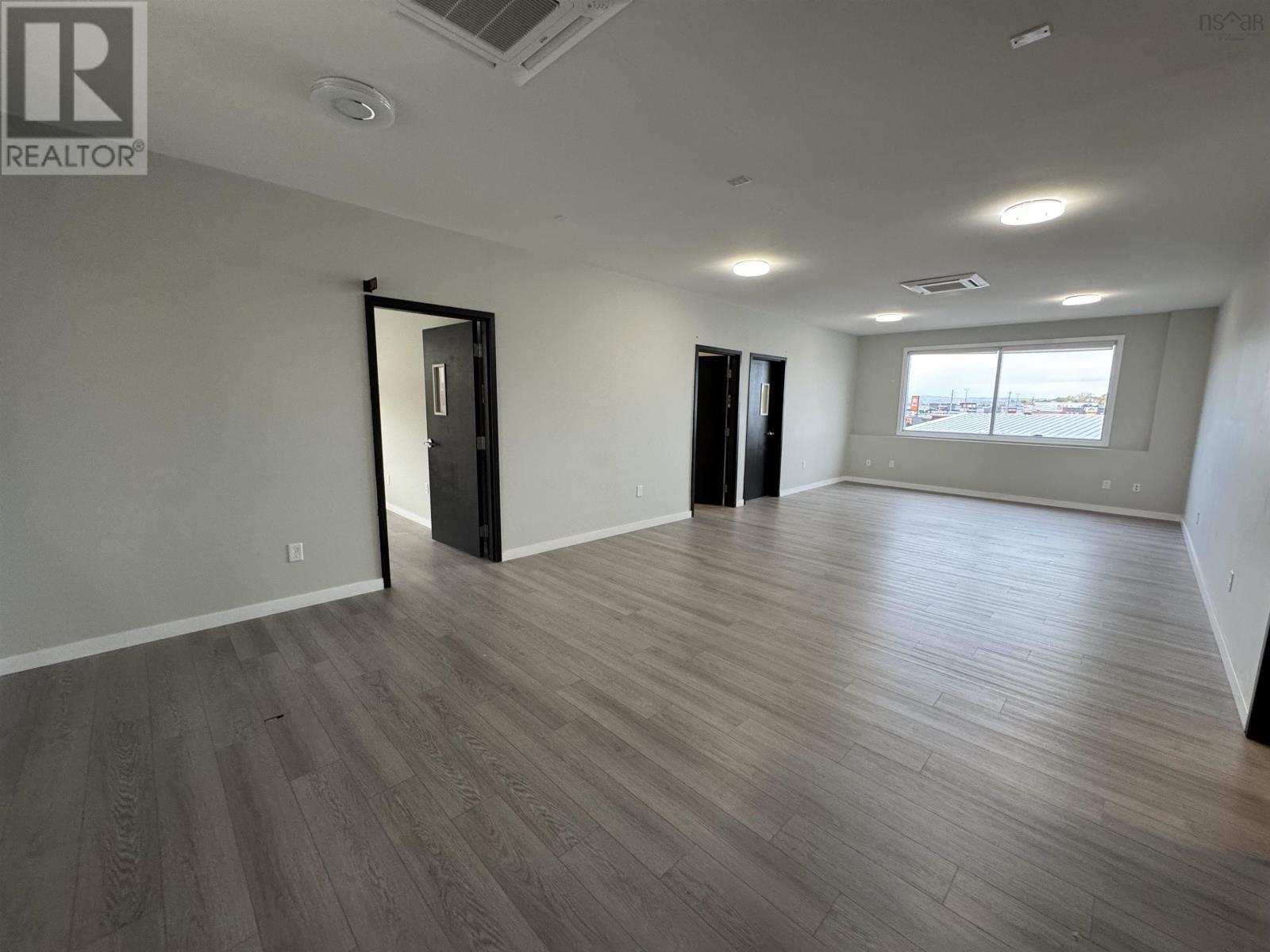 160e Robie Street Property Photo 4