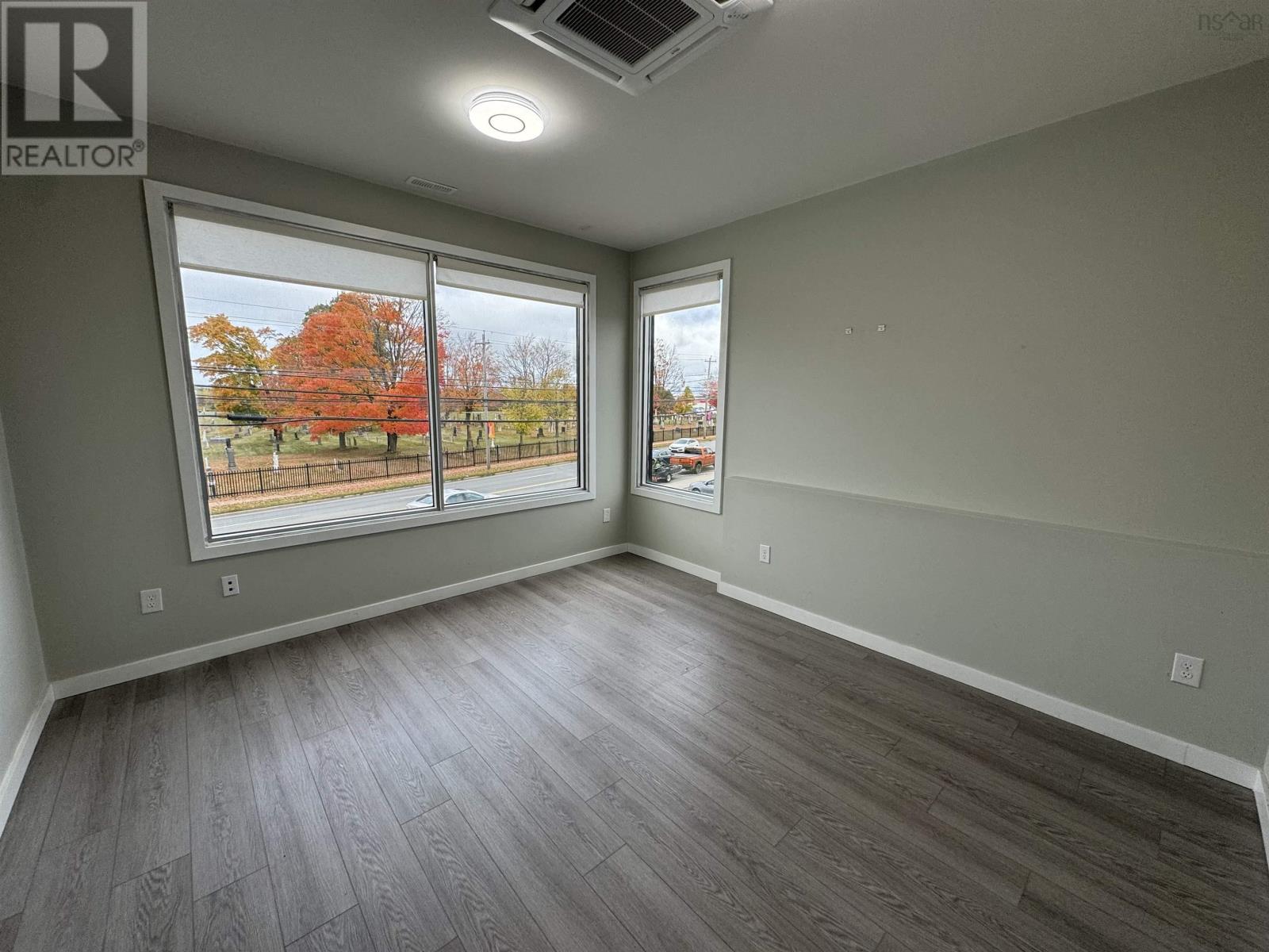 160e Robie Street Property Photo 6