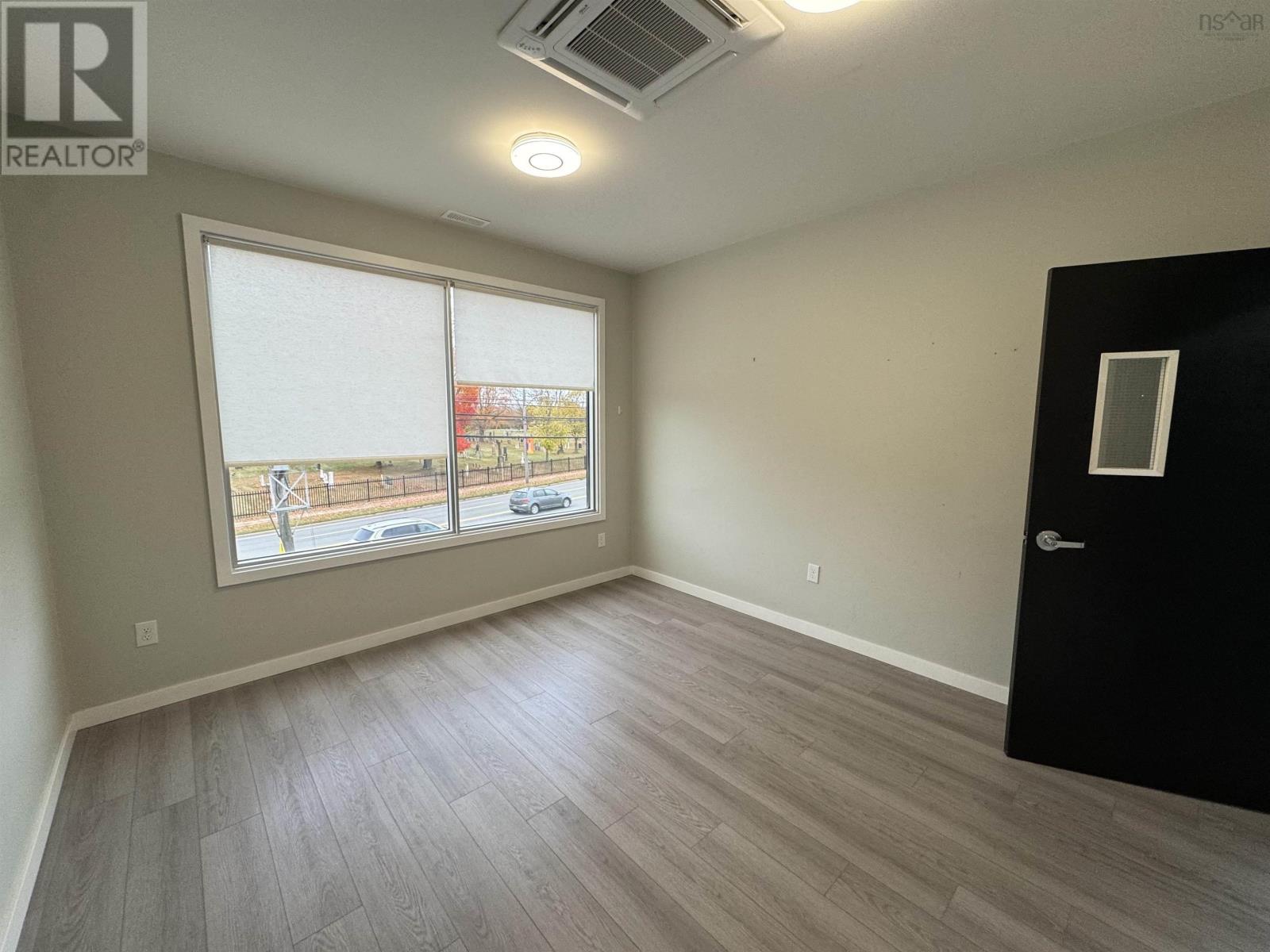 160e Robie Street Property Photo 7