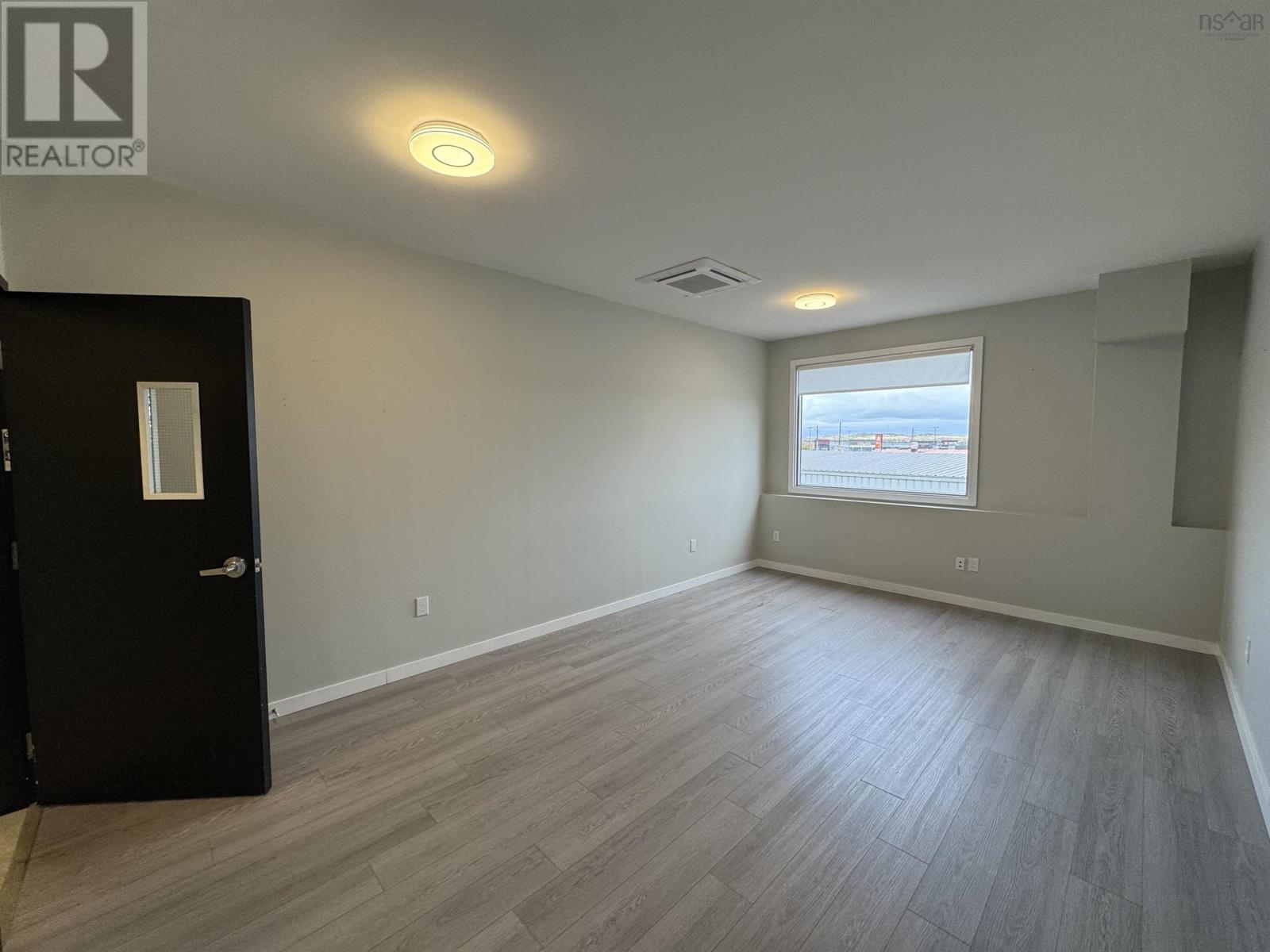 160e Robie Street Property Photo 12