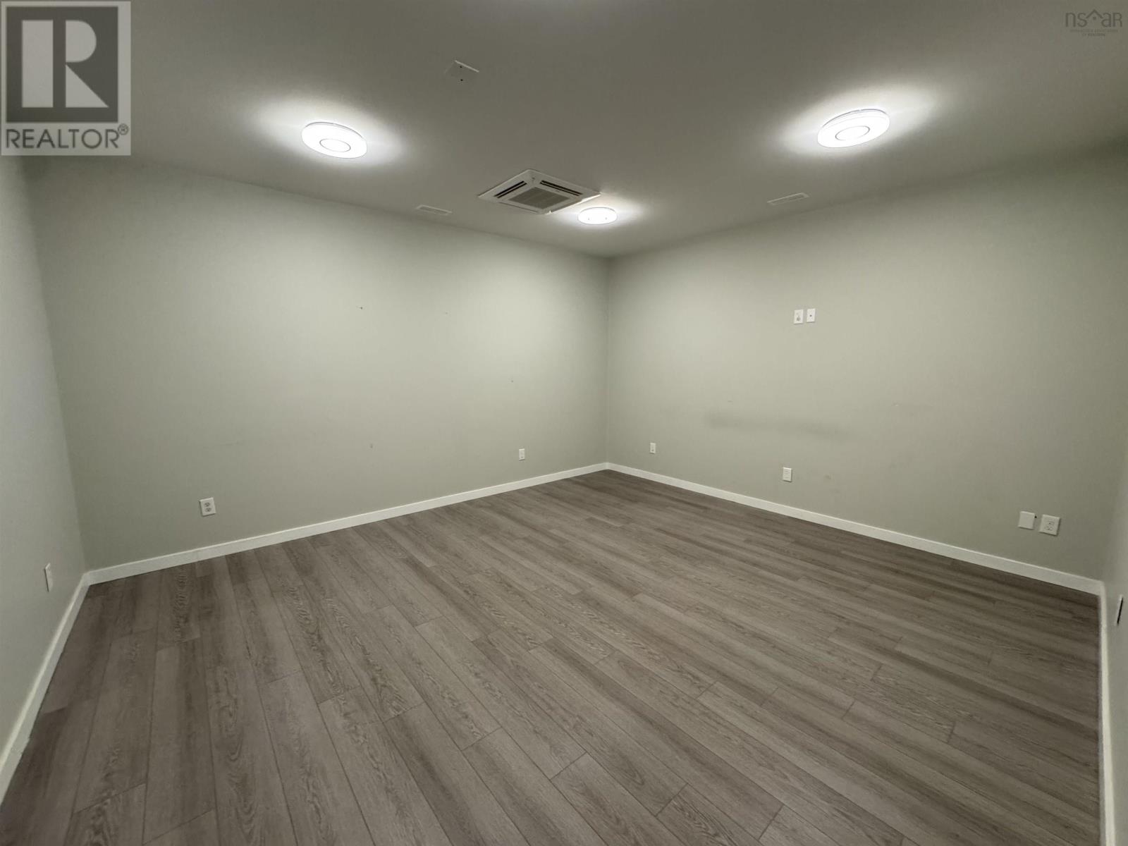 160e Robie Street Property Photo 13