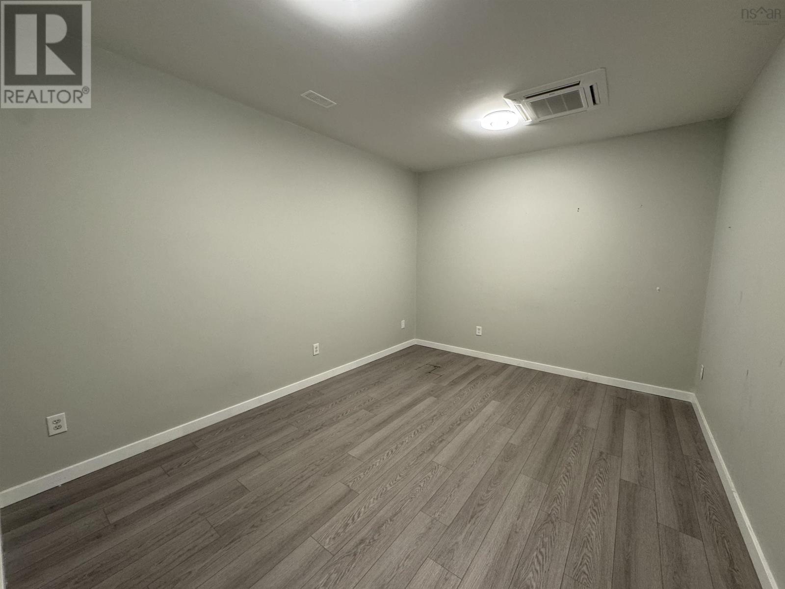 160e Robie Street Property Photo 14