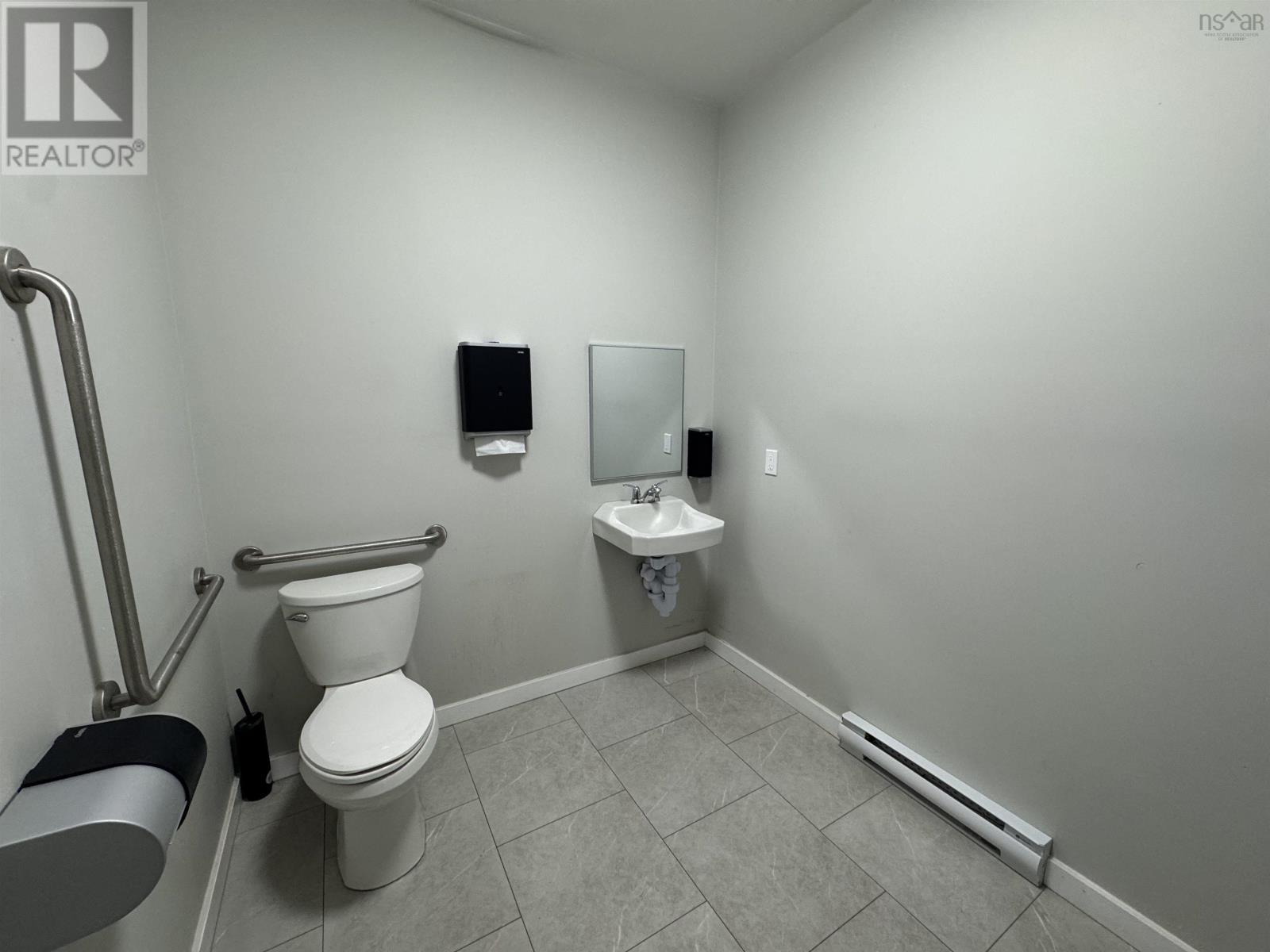 160e Robie Street Property Photo 23