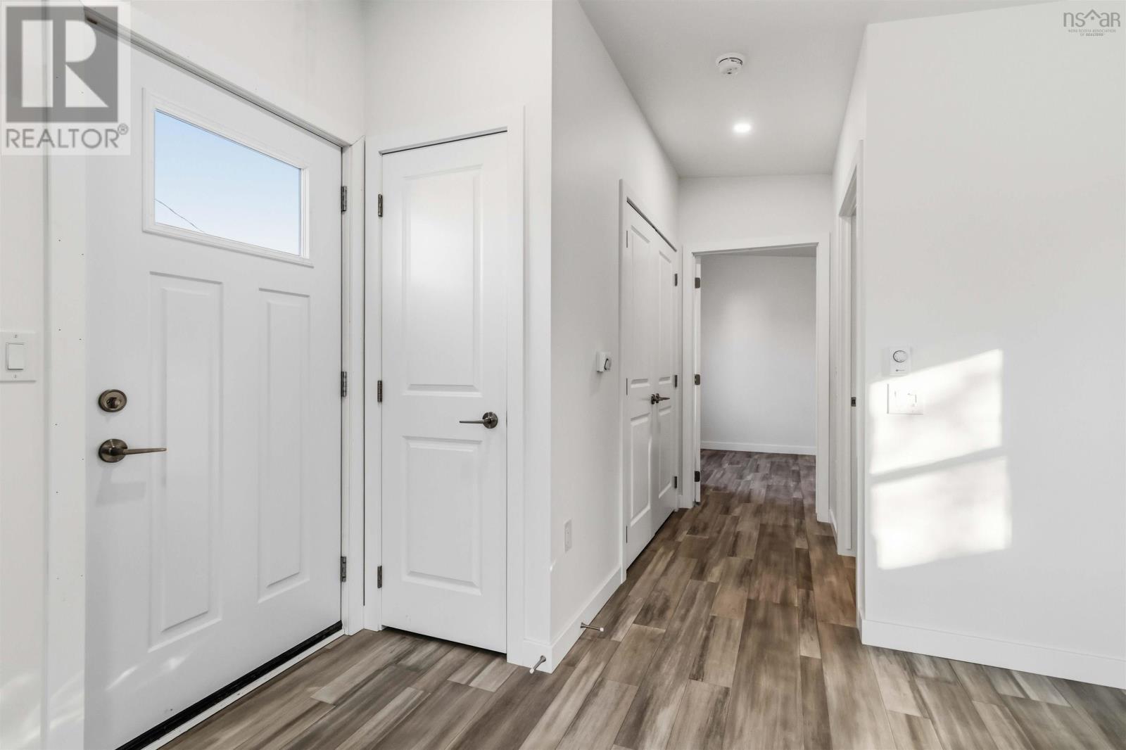 4 Pebble Lane Property Photo 2