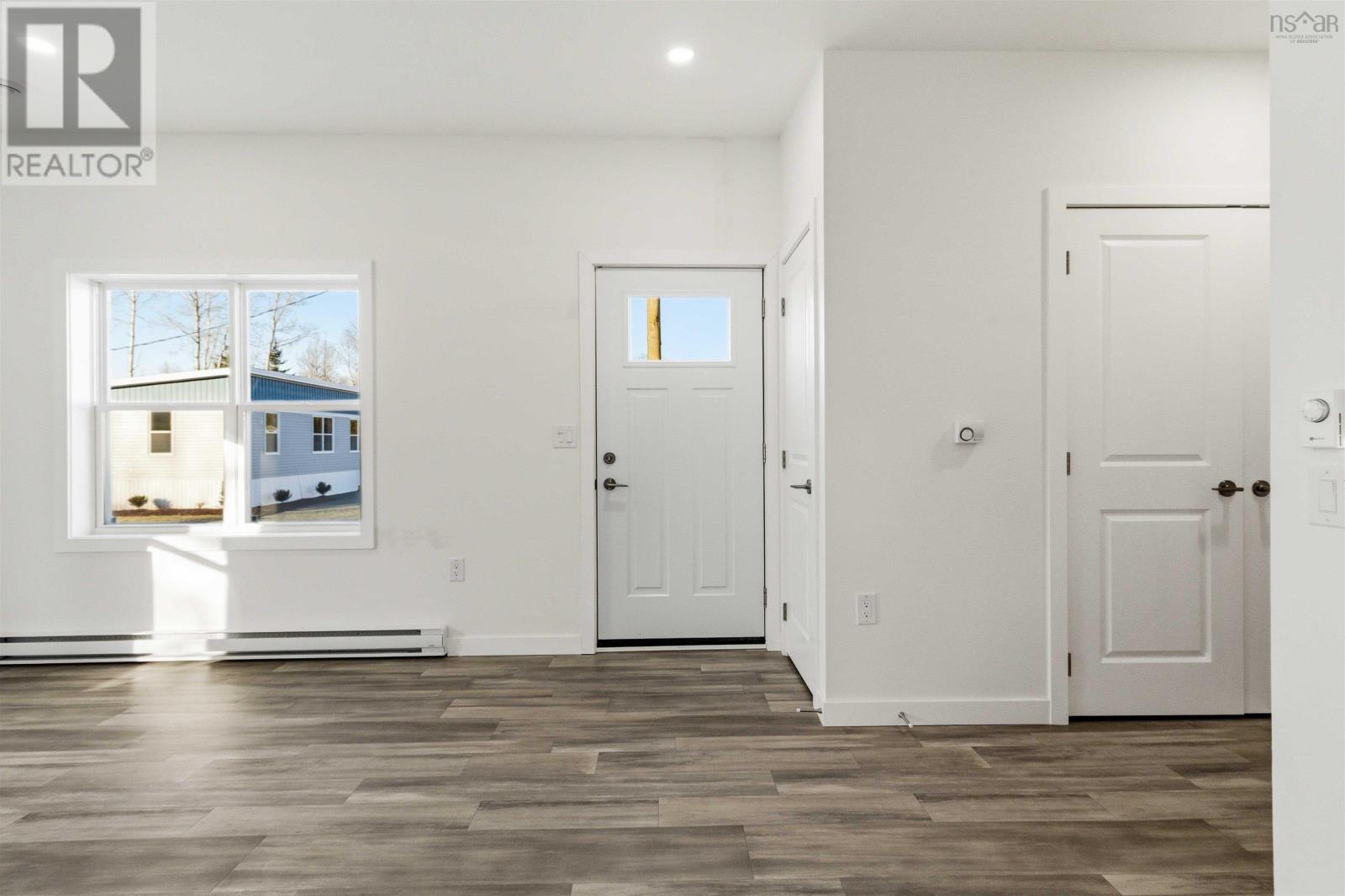 4 Pebble Lane Property Photo 3