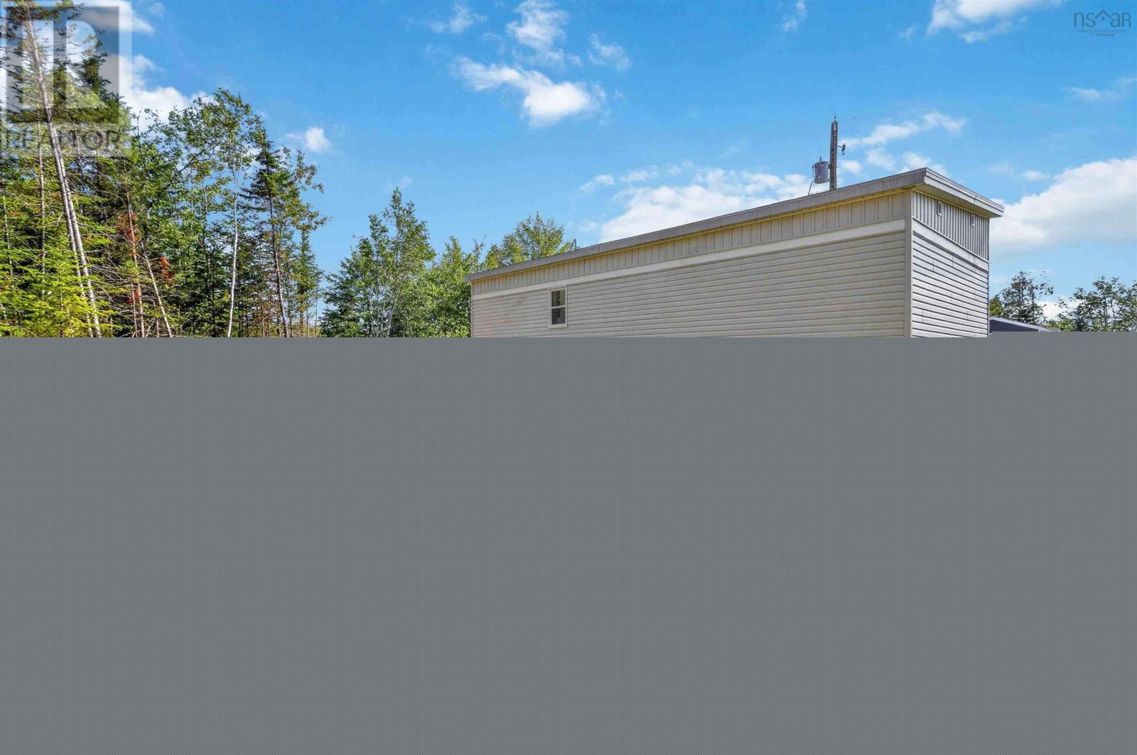 4 Pebble Lane Property Photo 23