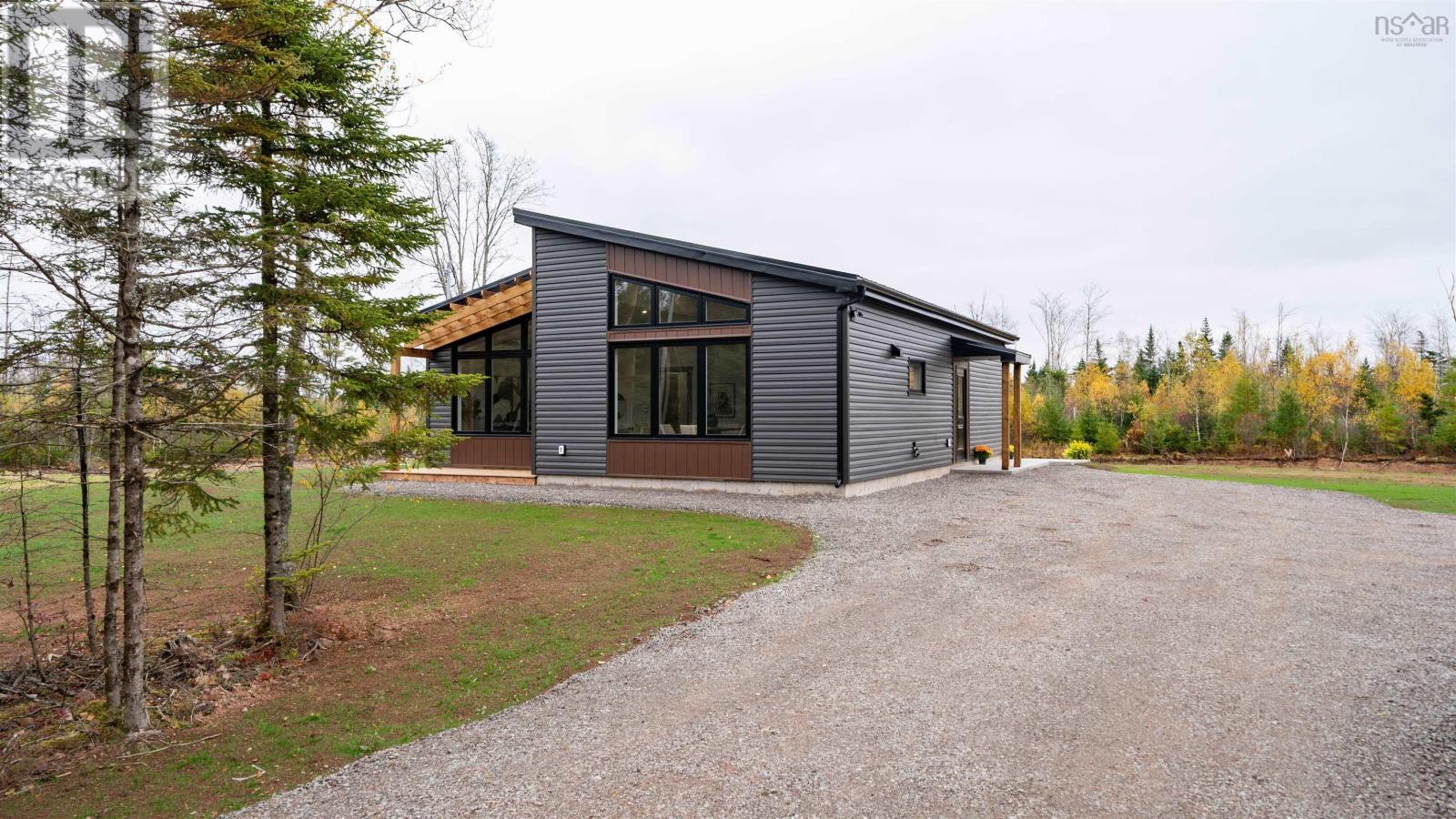 72 Chisholm Road Property Photo 3
