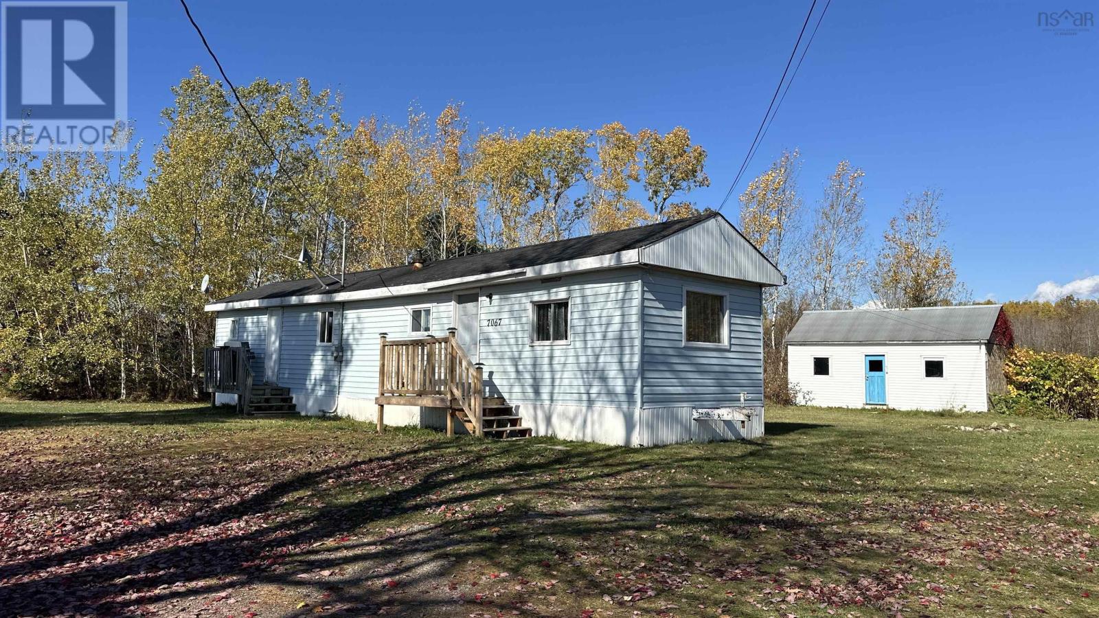7067 Highway 2 Property Photo 1