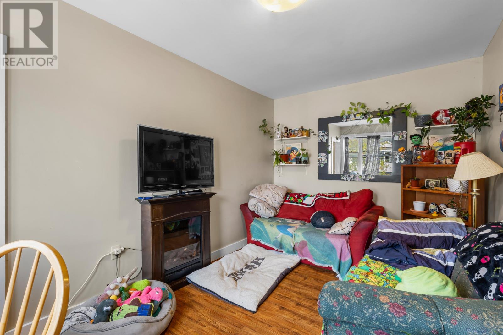 29 Ole King Square Property Photo 18