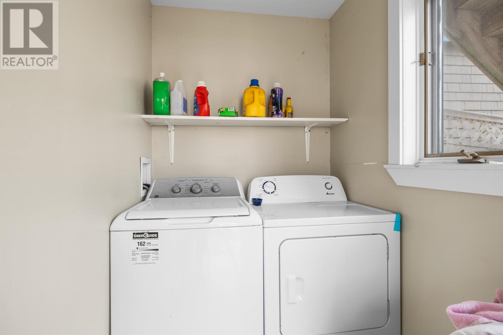 29 Ole King Square Property Photo 23