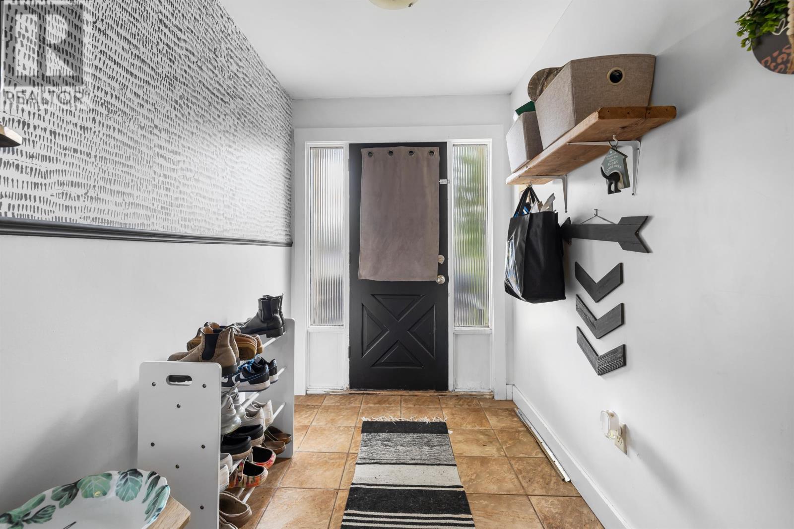 29 Ole King Square Property Photo 25