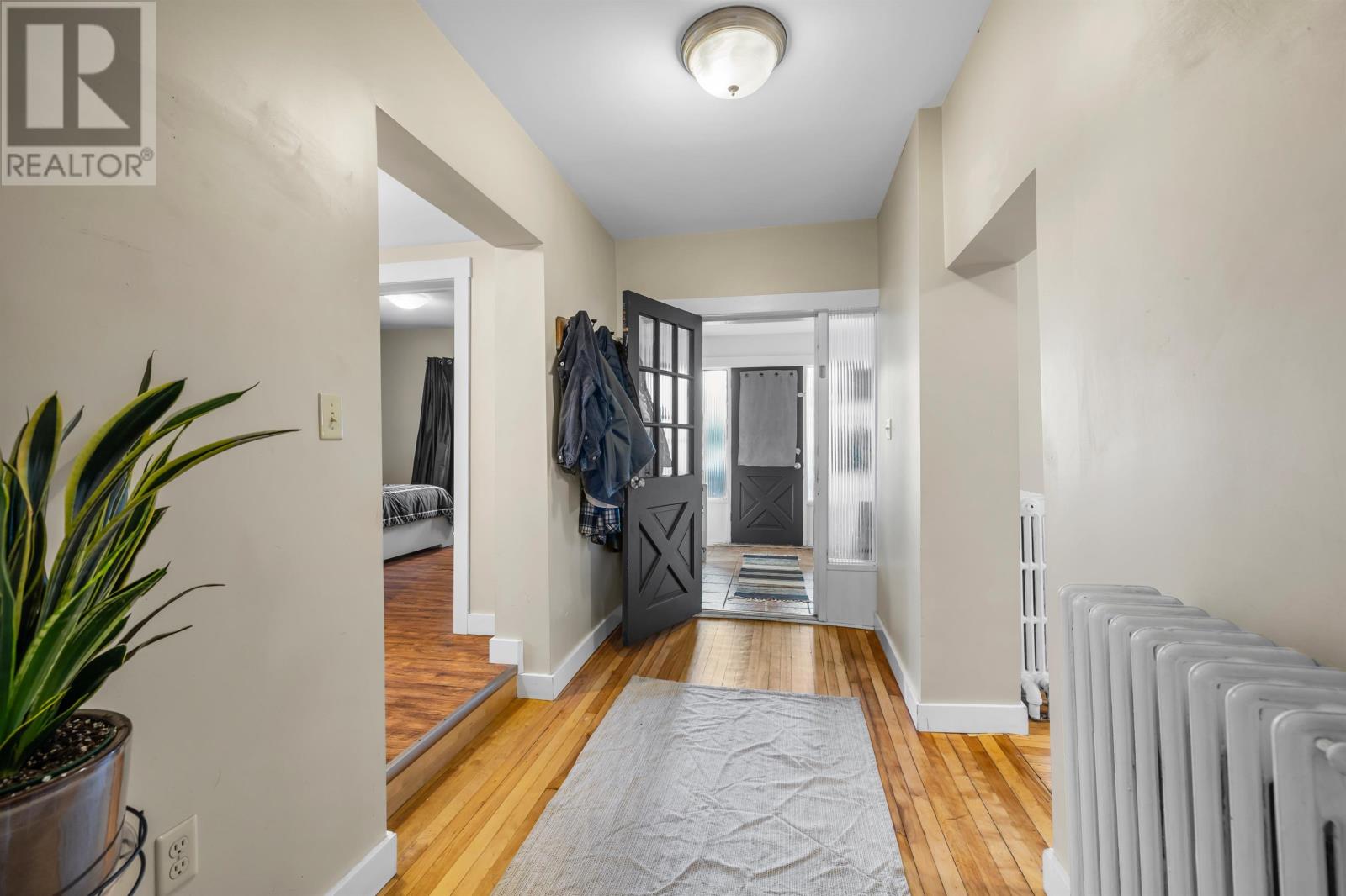 29 Ole King Square Property Photo 27