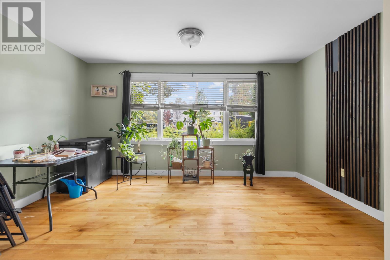 29 Ole King Square Property Photo 30