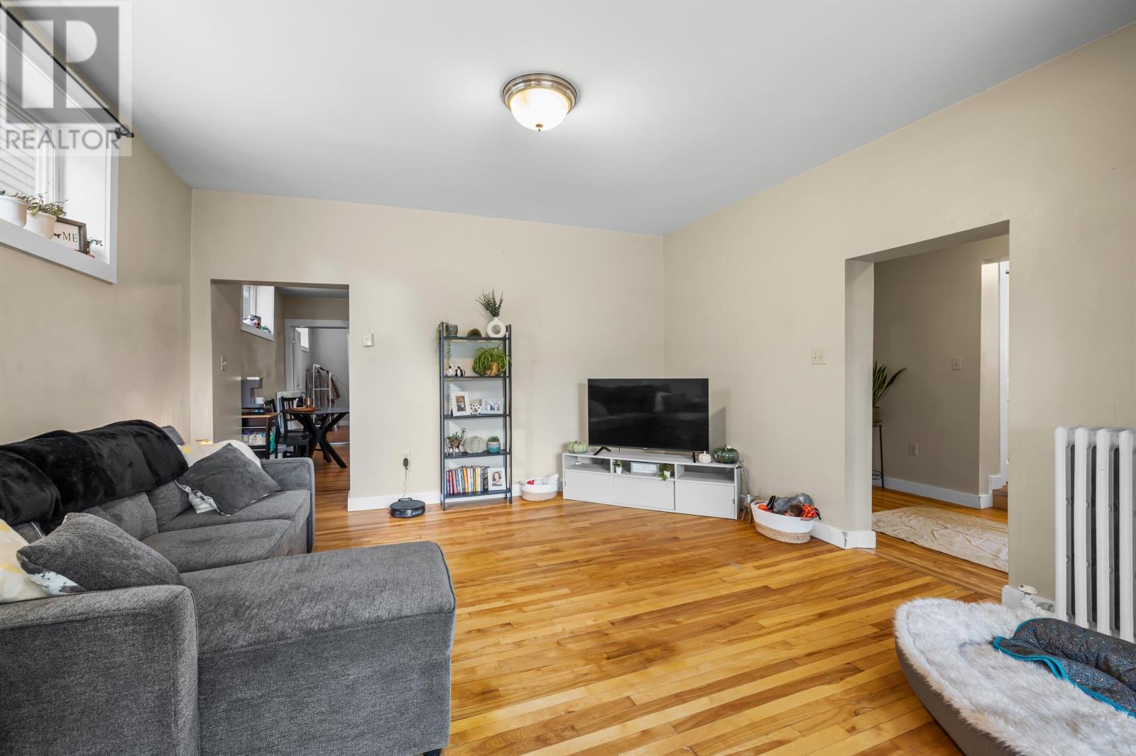 29 Ole King Square Property Photo 31