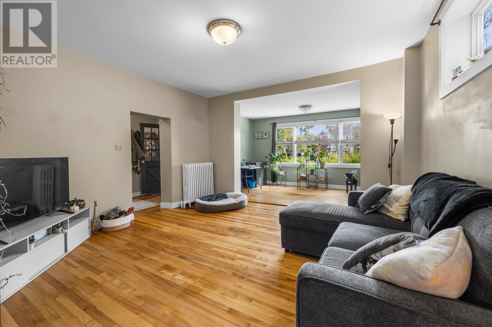 29 Ole King Square Property Photo 33