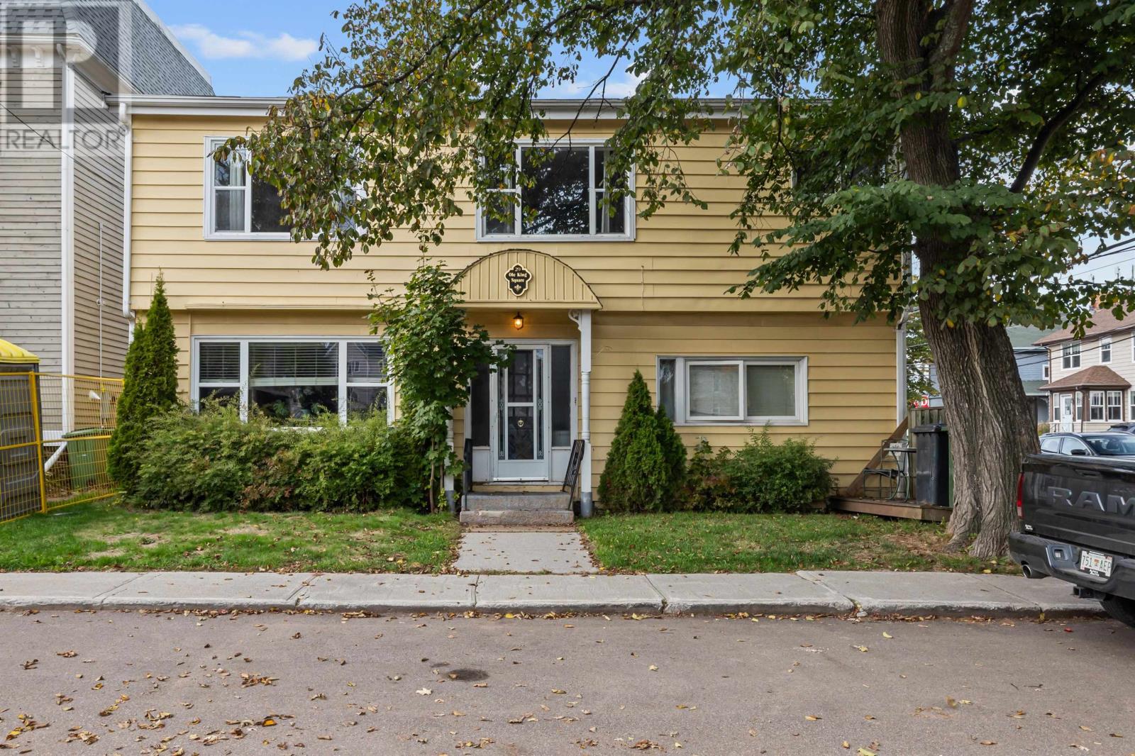 29 Ole King Square Property Photo 49