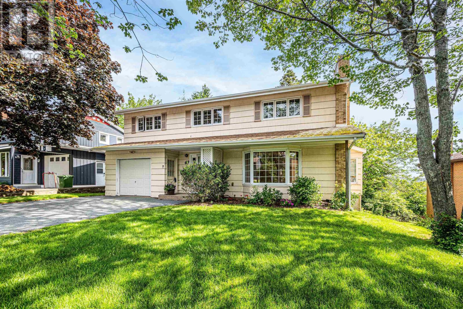 43 Deepwood Crescent Property Photo 1