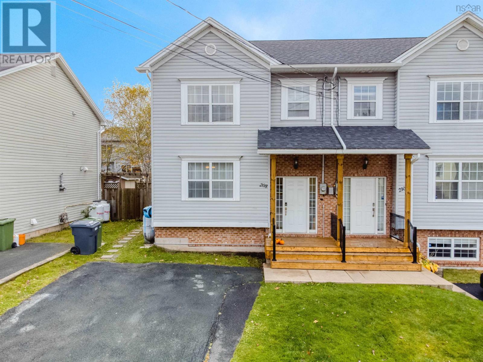 208 Oceanview Drive Property Photo 1