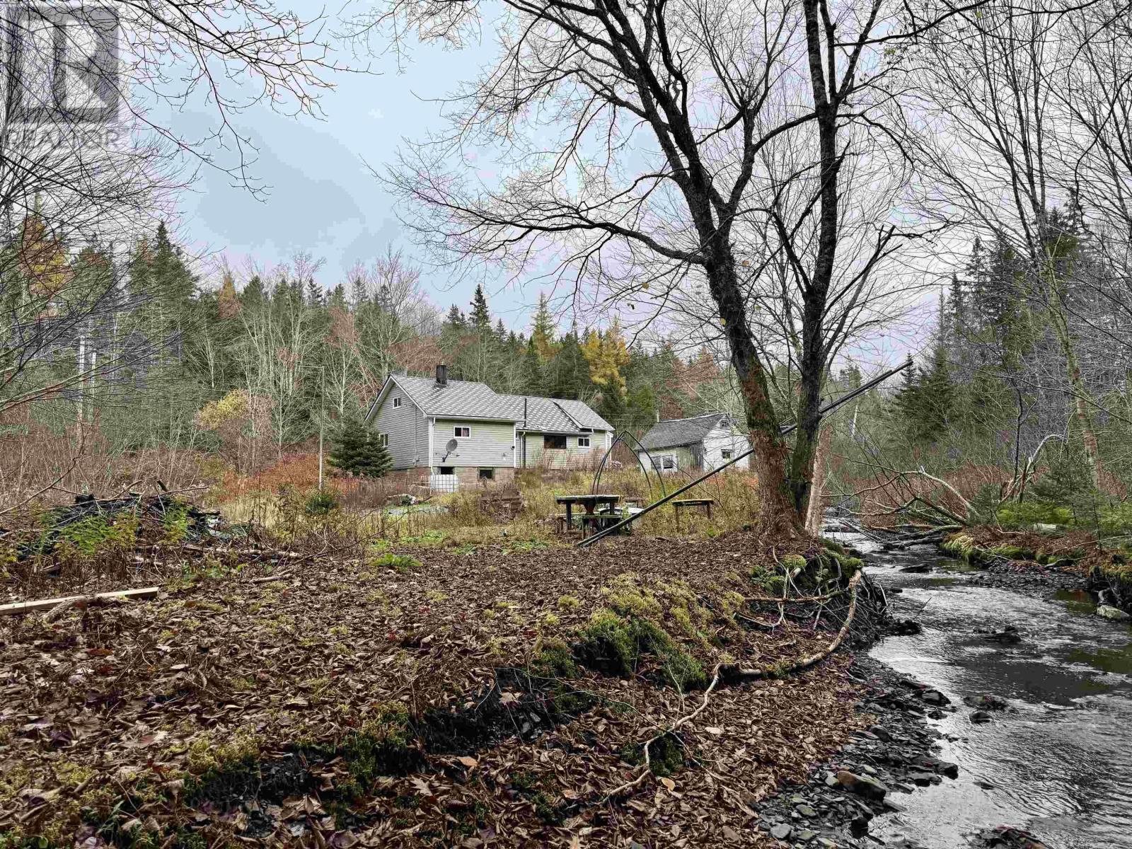 172 Woodside Road Property Photo 3