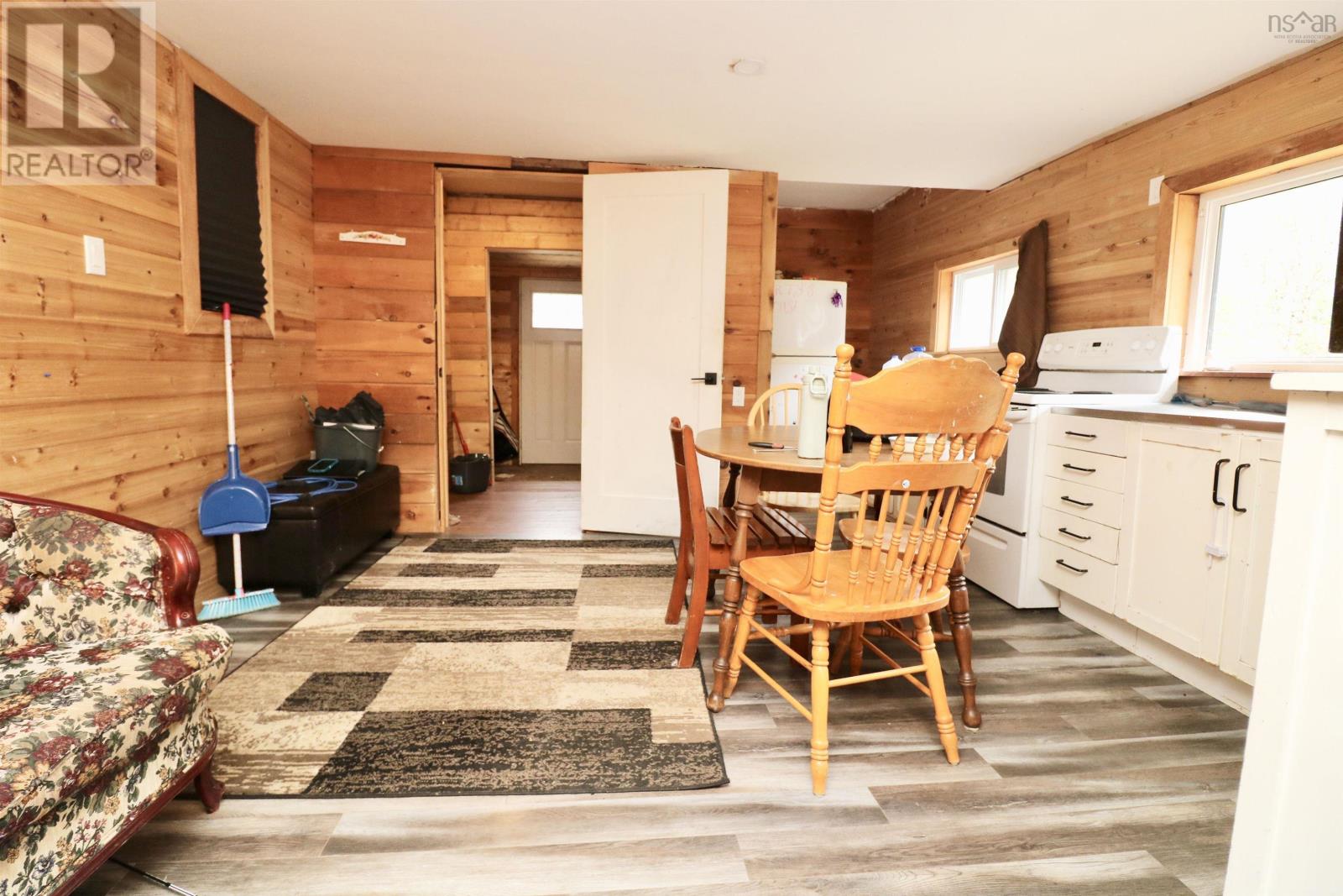 172 Woodside Road Property Photo 5