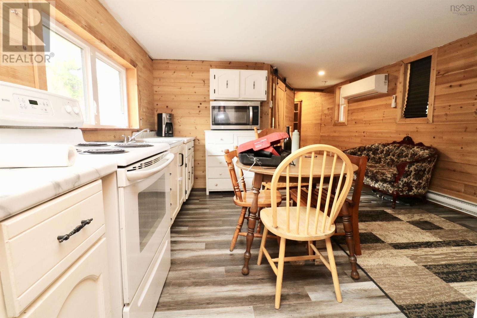 172 Woodside Road Property Photo 6