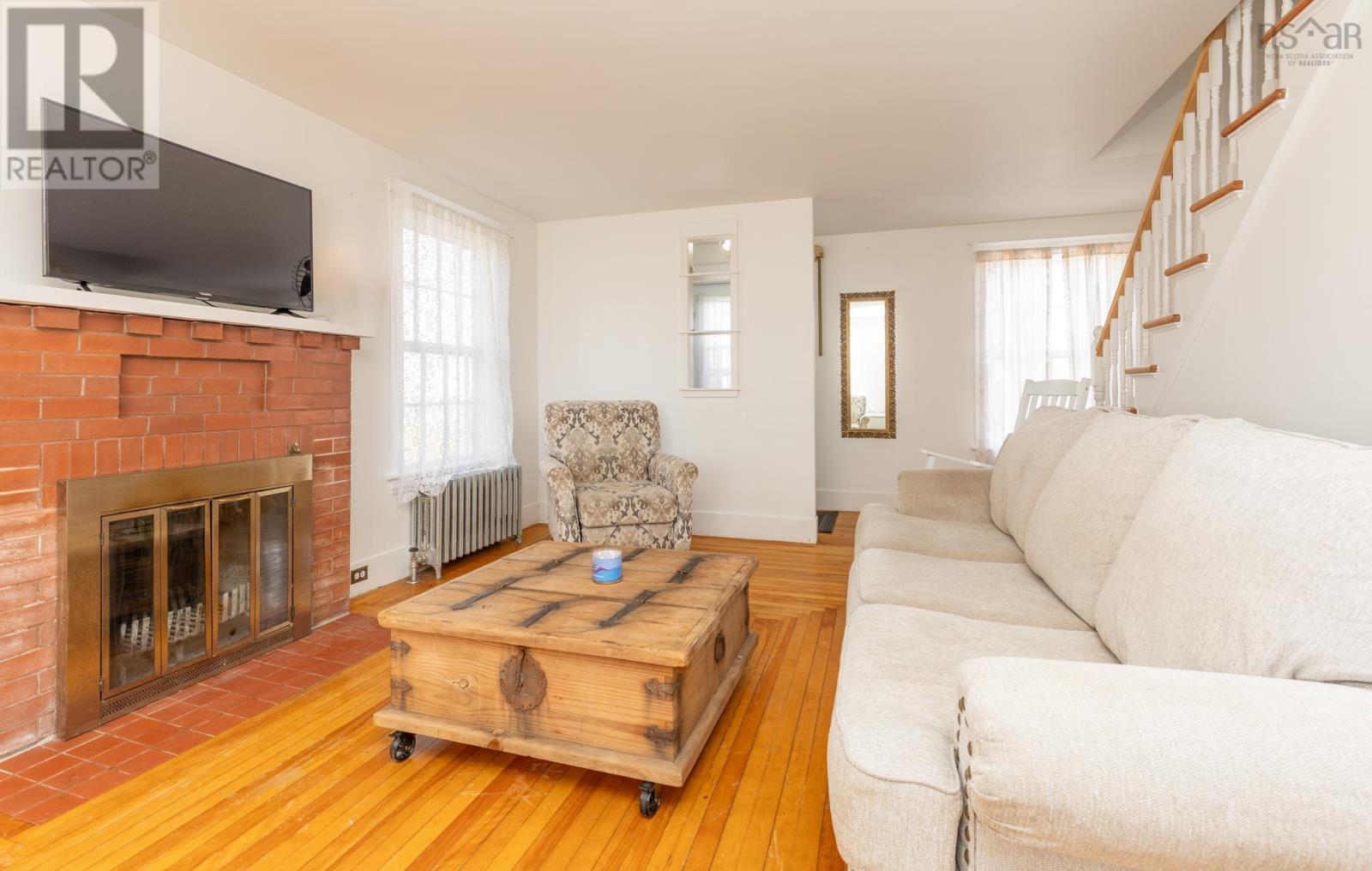 91 Cliff Street Property Photo 6