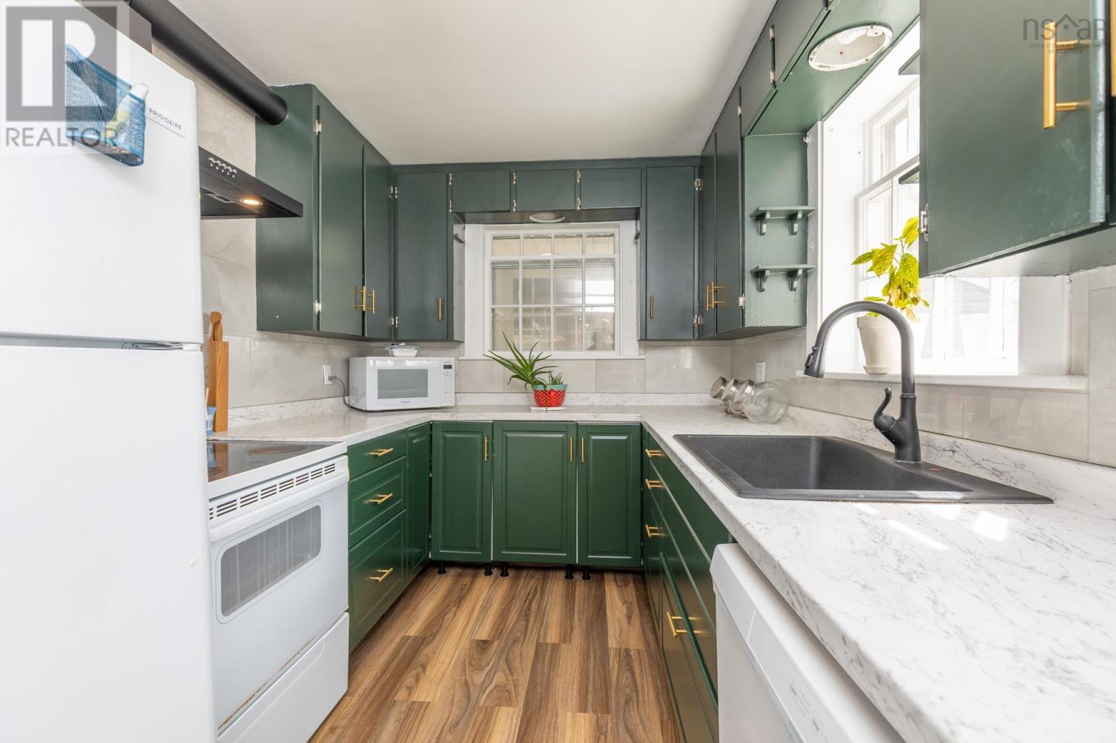 91 Cliff Street Property Photo 7