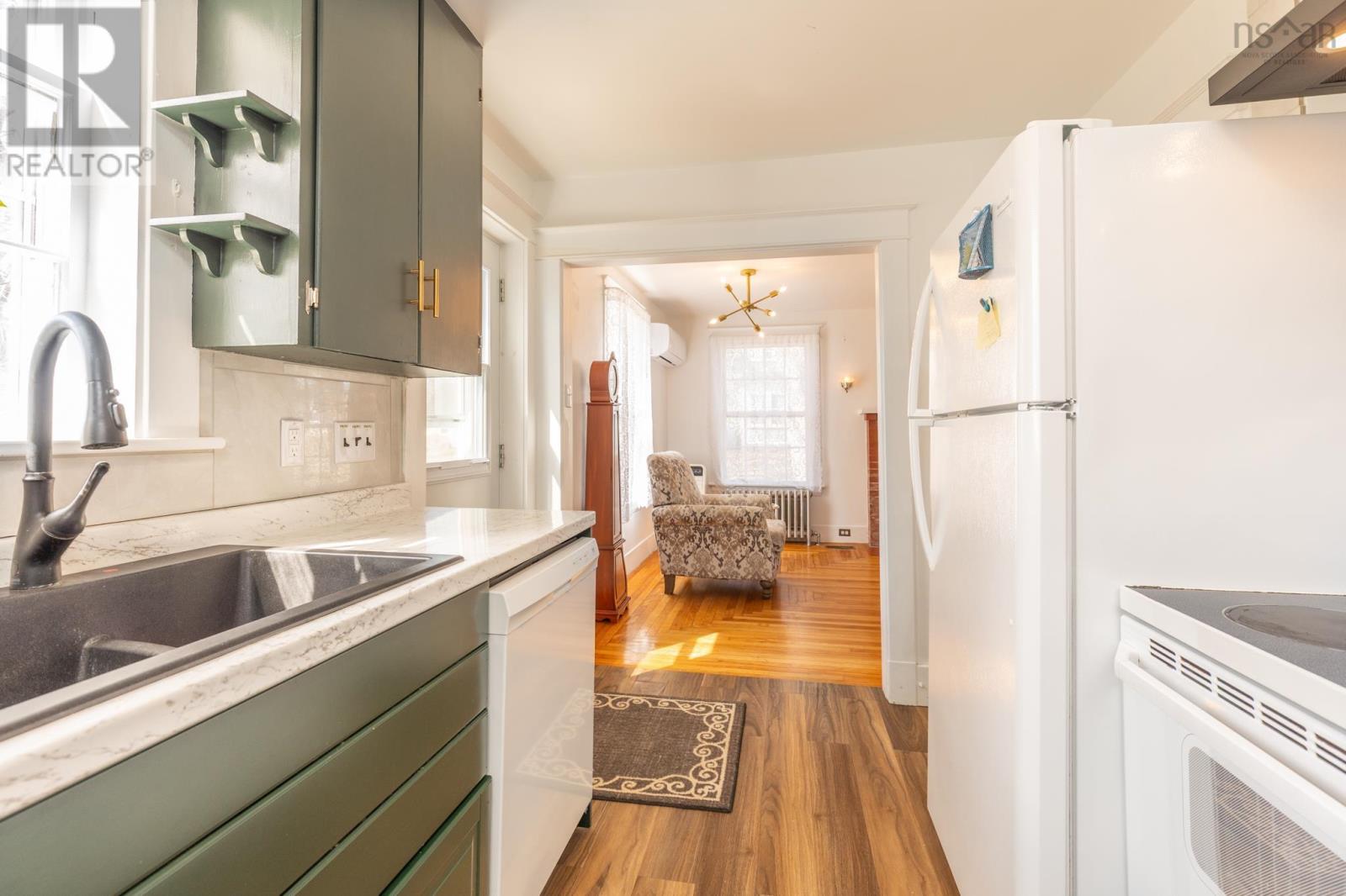 91 Cliff Street Property Photo 9