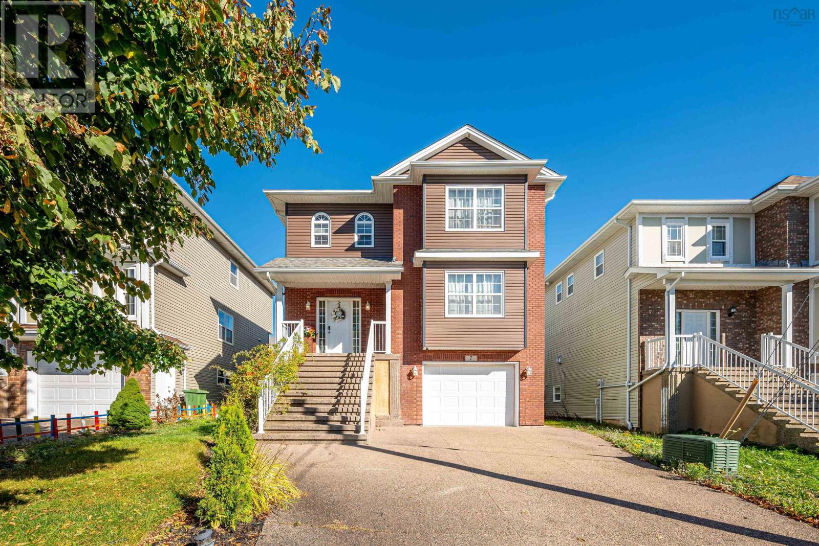 7 Fathom Court Property Photo 1