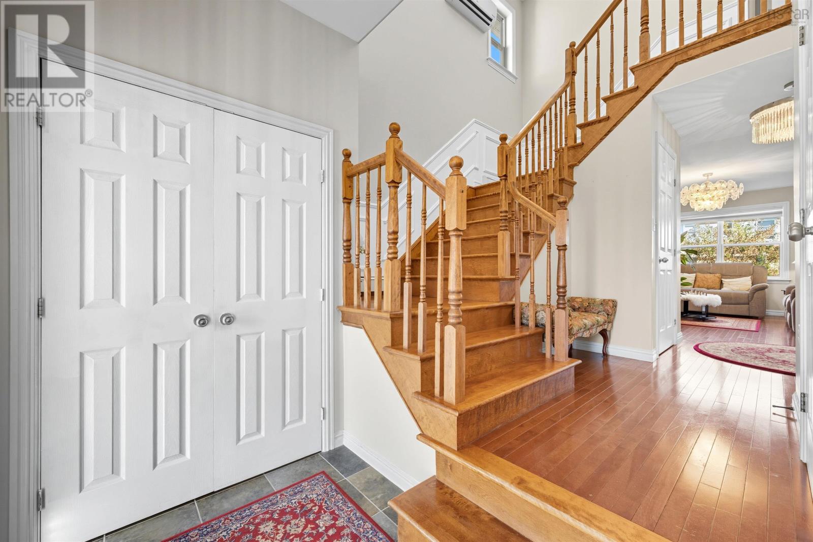 7 Fathom Court Property Photo 5