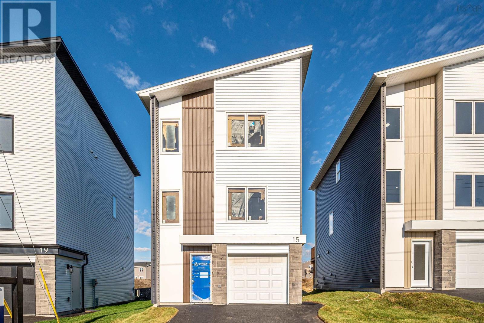 15 Rampart Court Property Photo 1