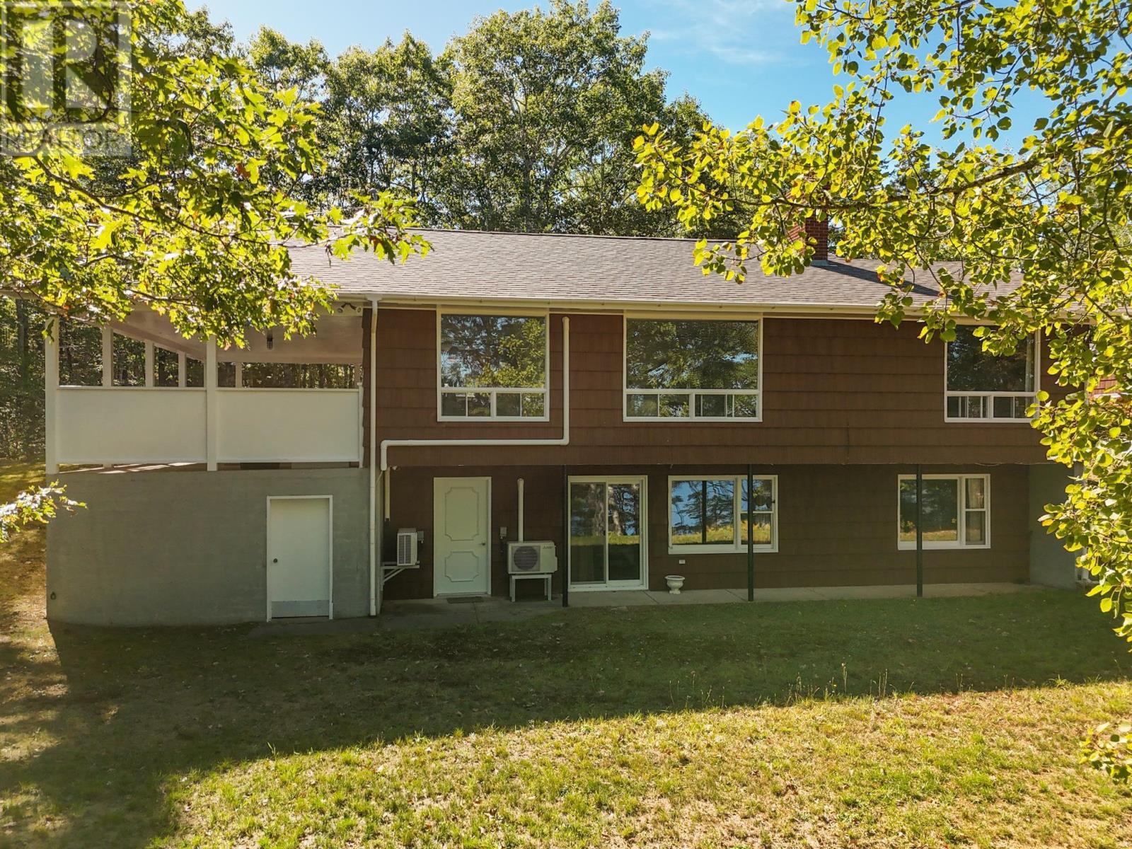 587 Highway 203 Property Photo 4