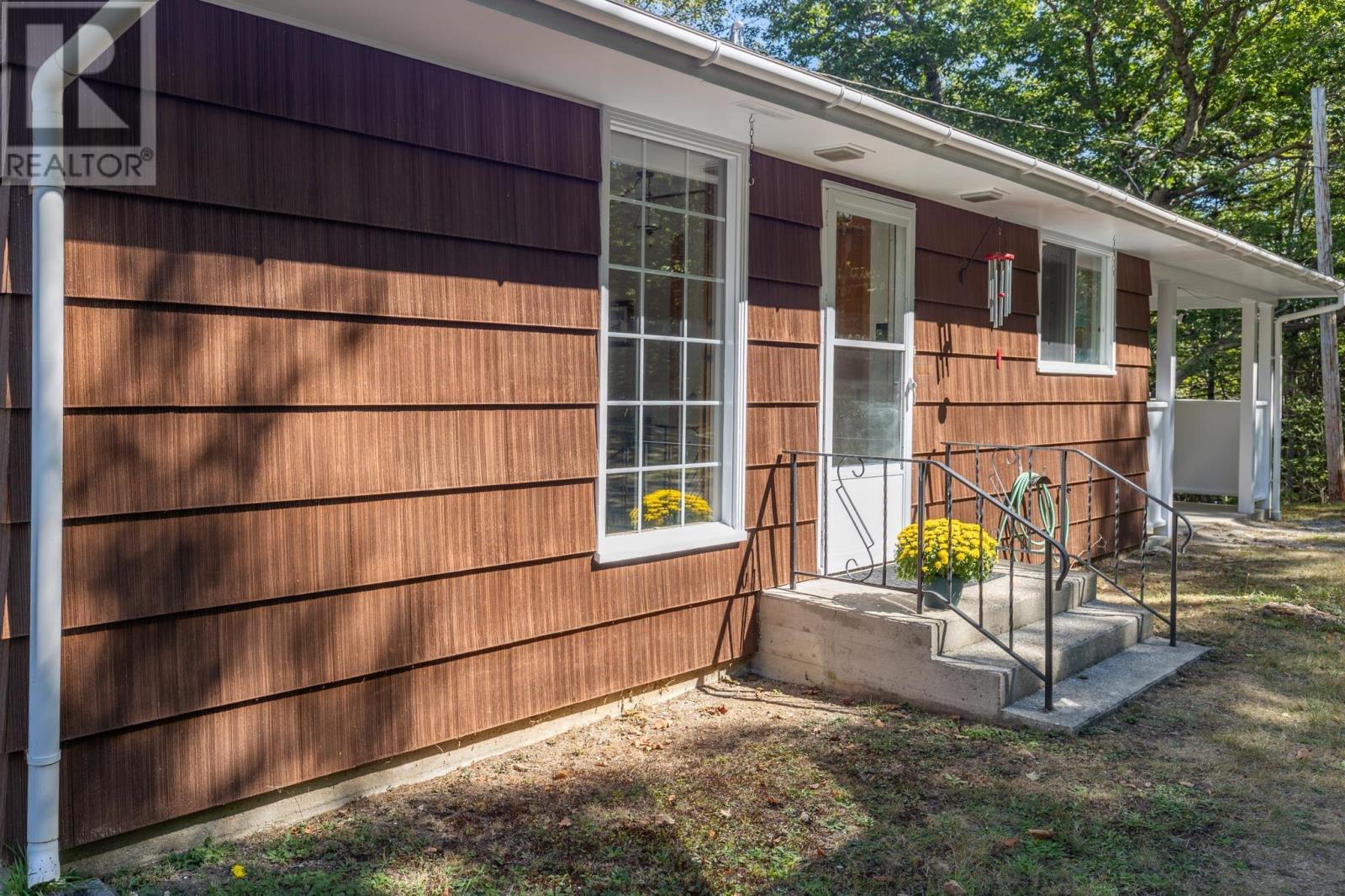 587 Highway 203 Property Photo 14