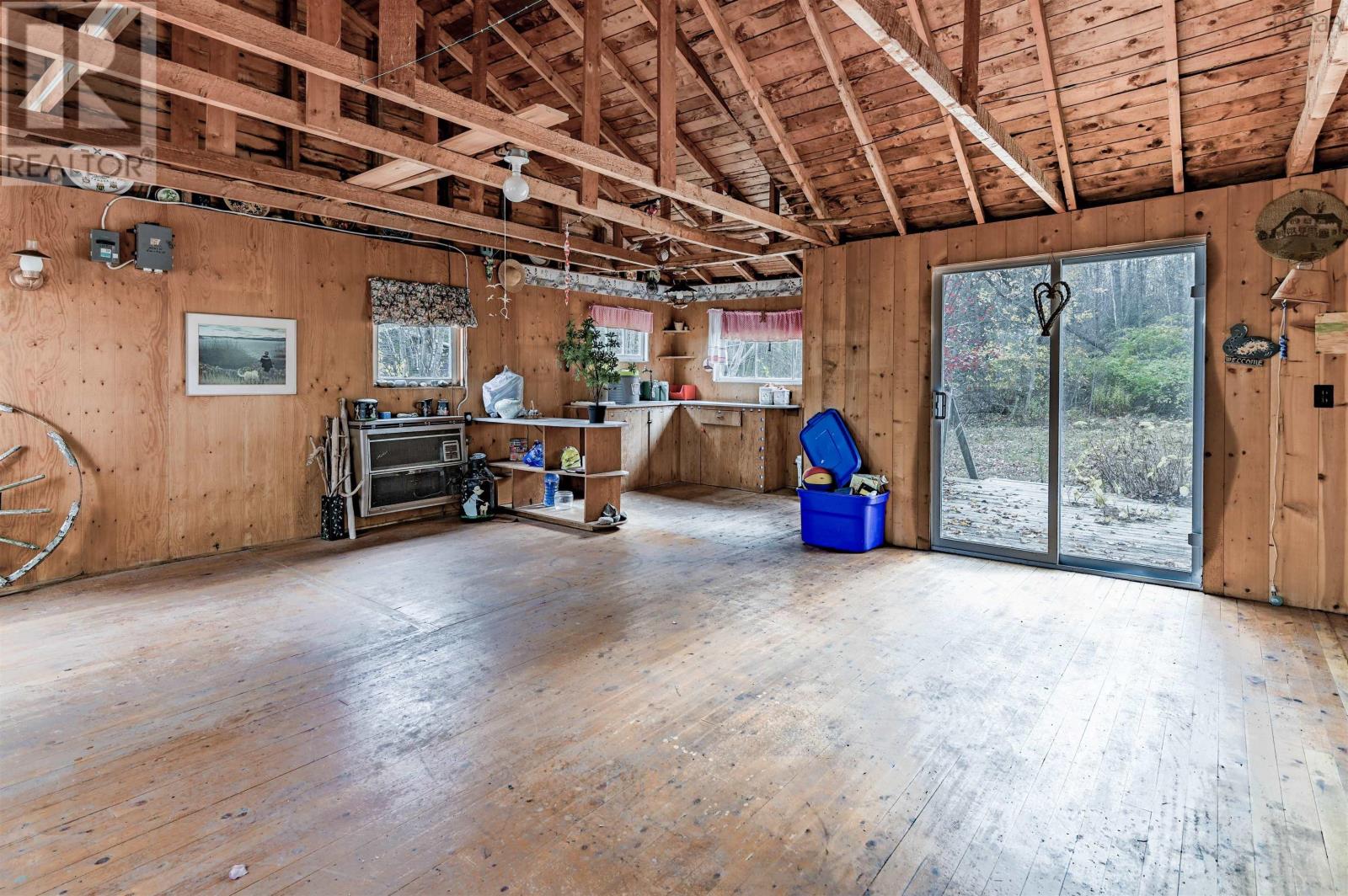 158 Plover Lane Property Photo 4