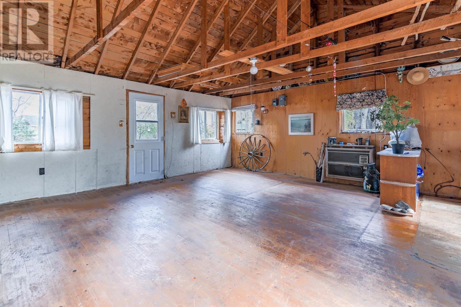 158 Plover Lane Property Photo 5