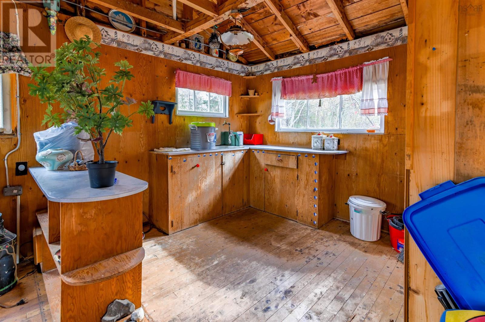 158 Plover Lane Property Photo 7