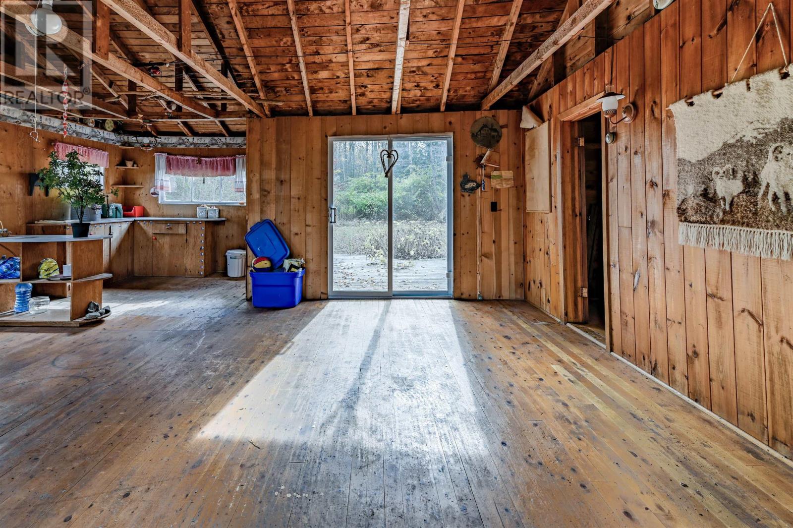 158 Plover Lane Property Photo 9