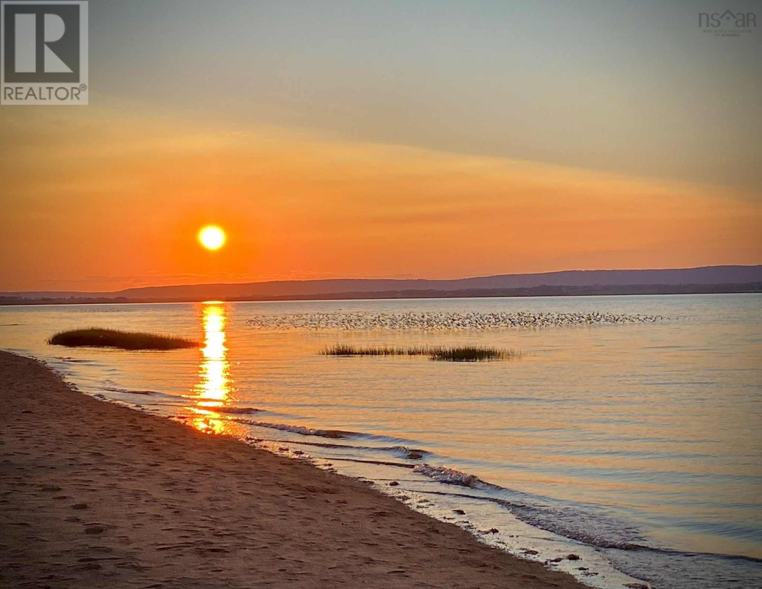 158 Plover Lane Property Photo 11