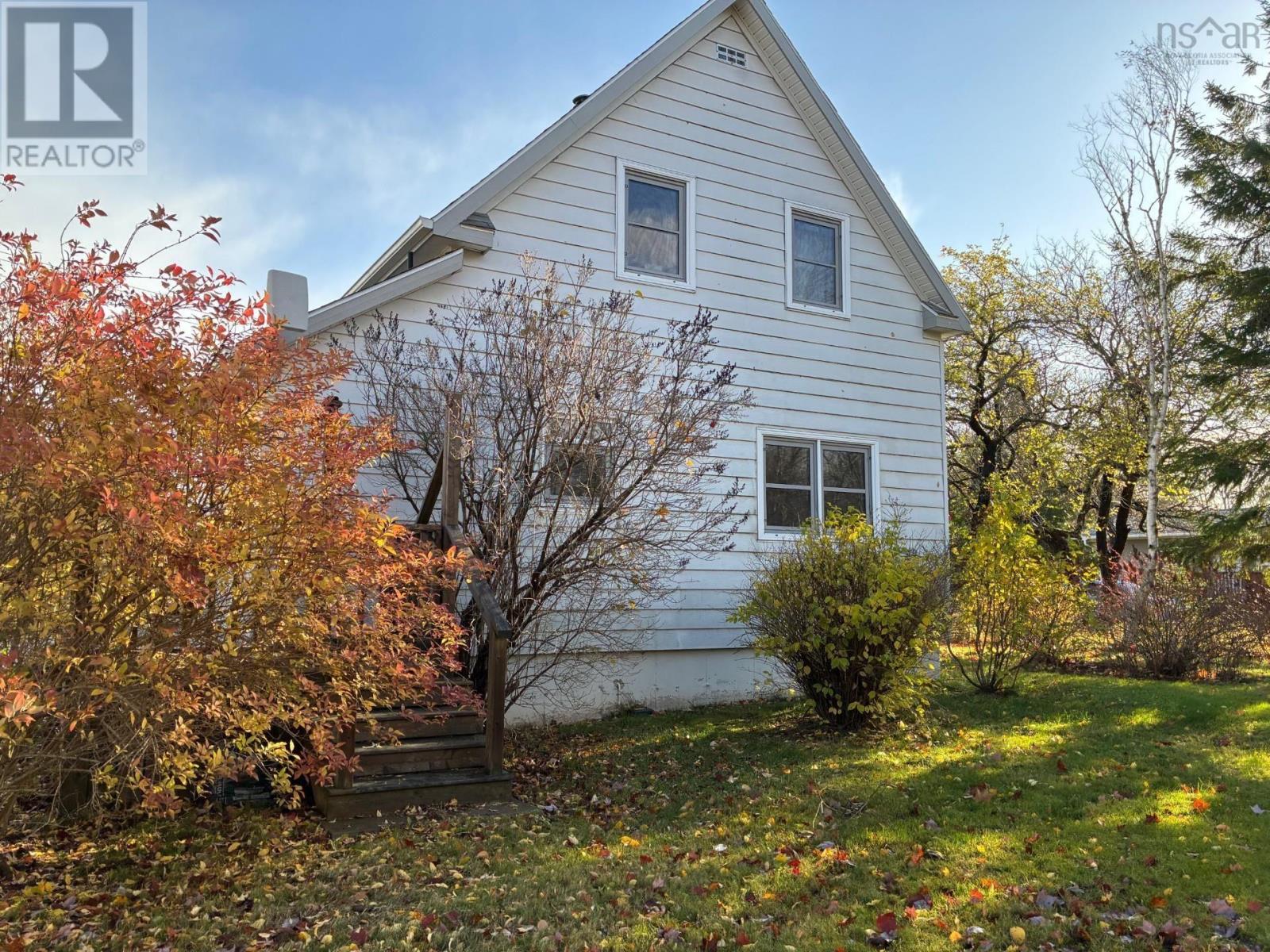 115 Queen Property Photo 2