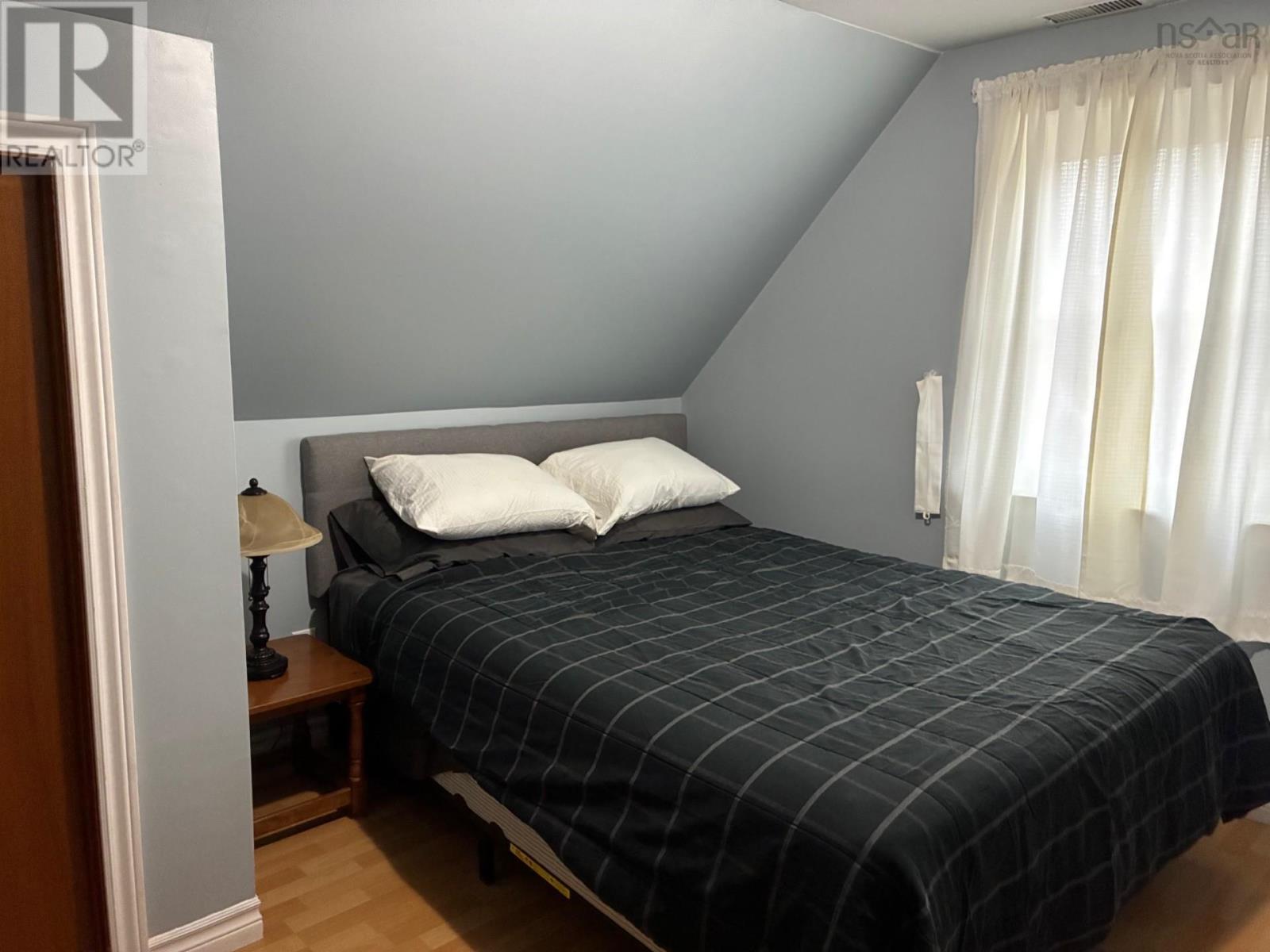 115 Queen Property Photo 18