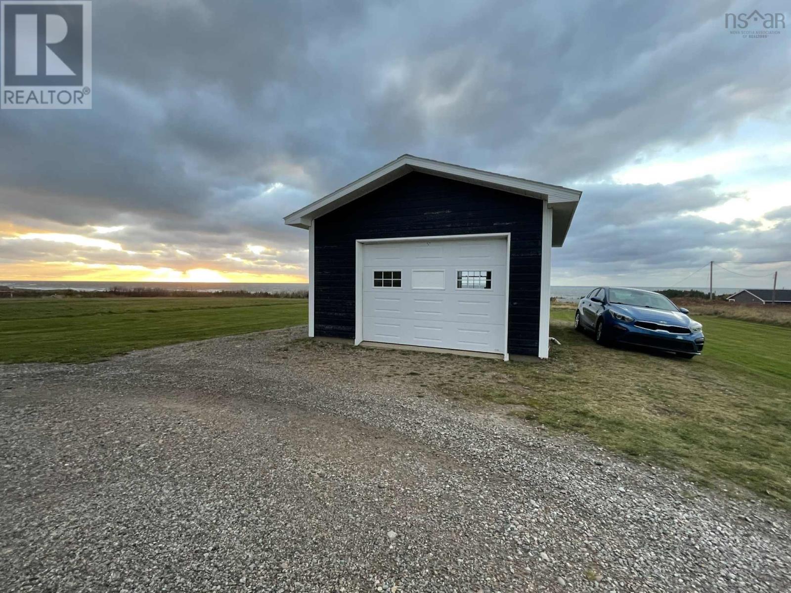 13763 Cabot Trail Property Photo 6