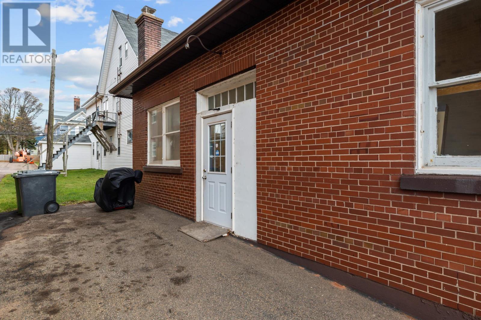 30 Spring Street Property Photo 8