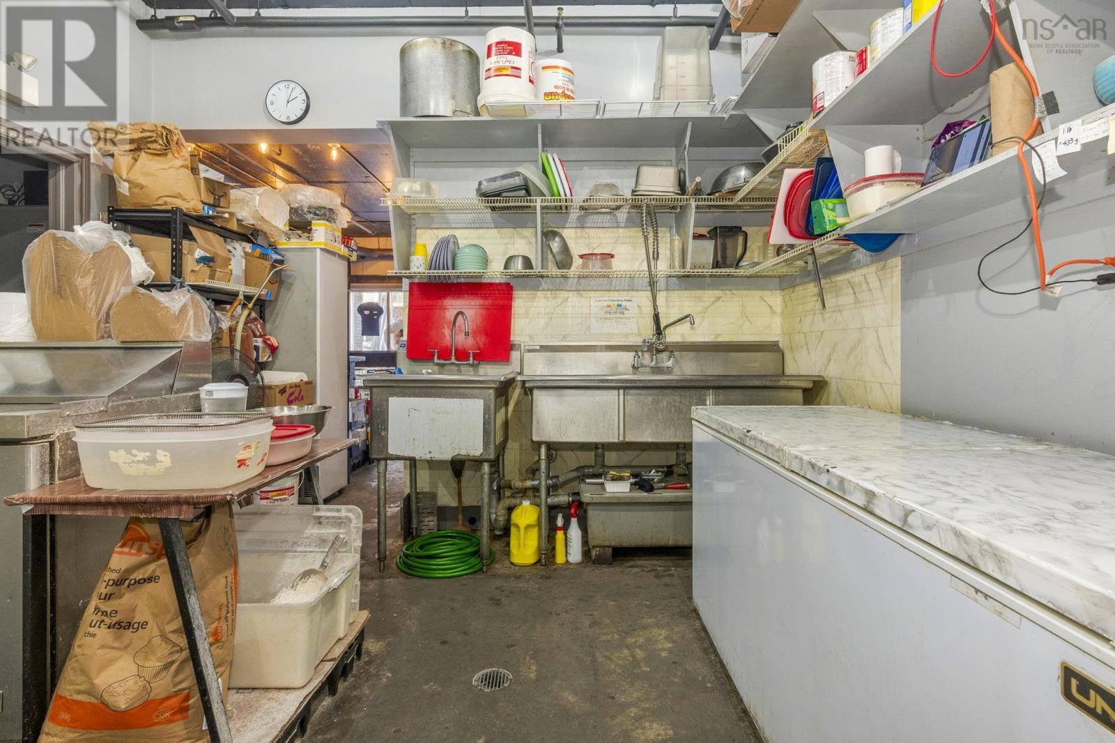 C-11 56 Supreme Court Property Photo 9