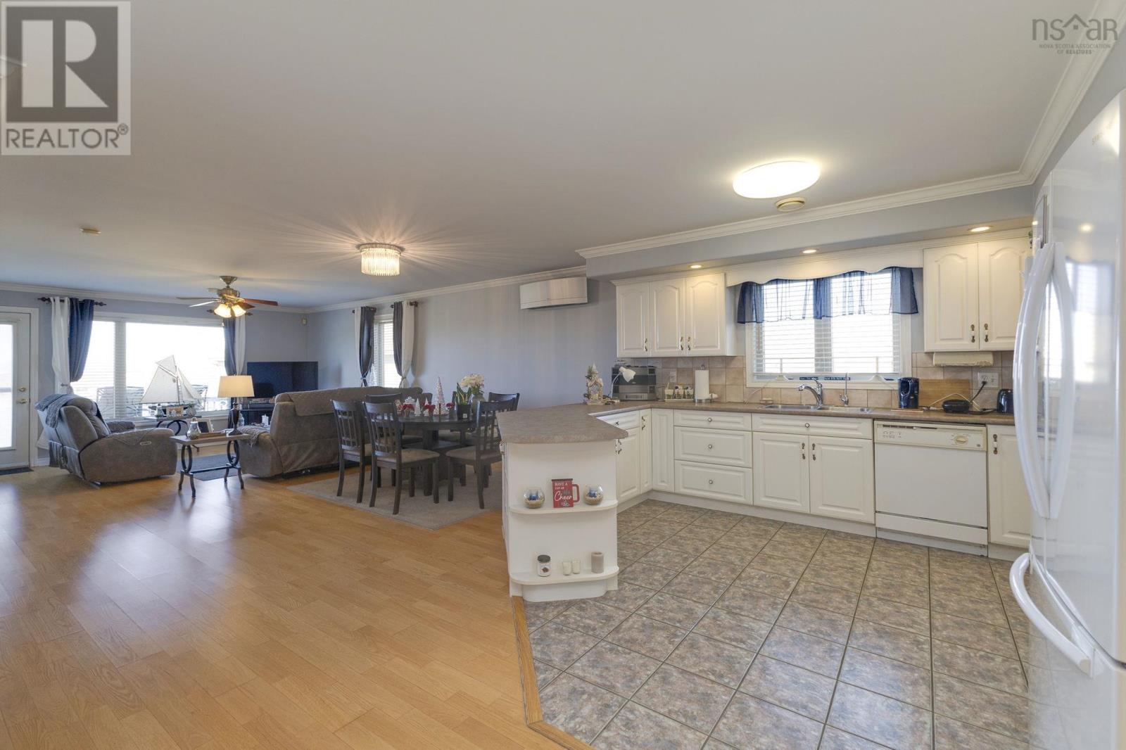 23 113 Simpson Road Property Photo 2