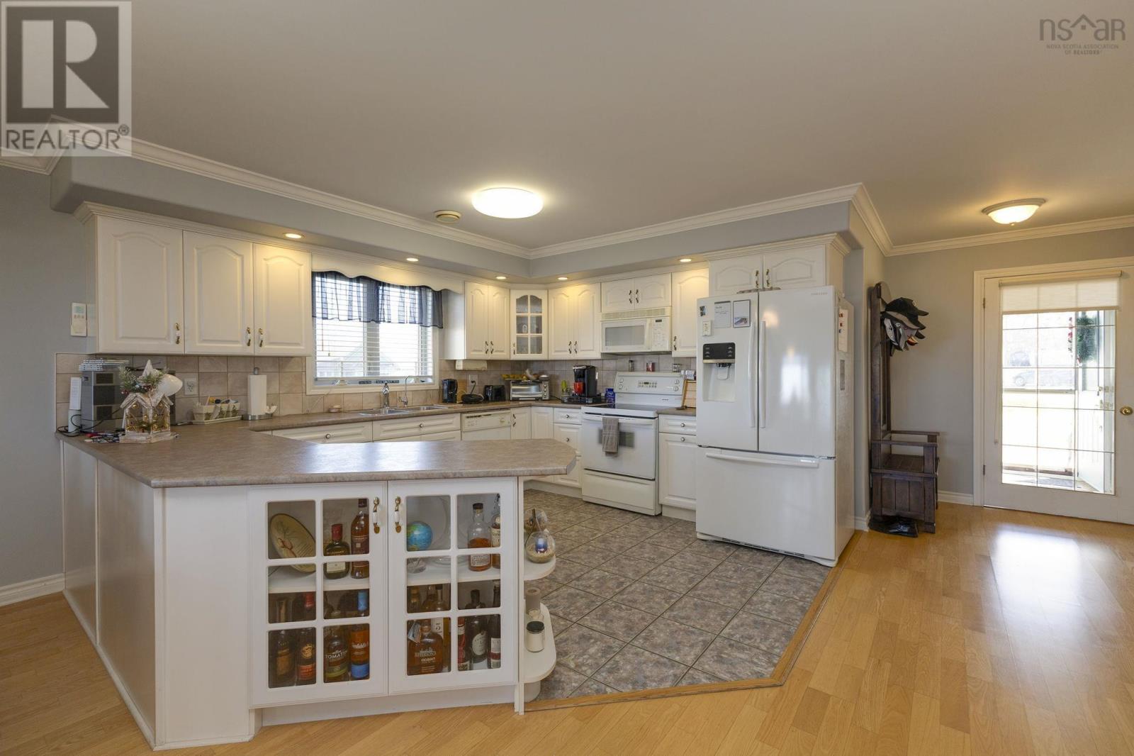 23 113 Simpson Road Property Photo 3